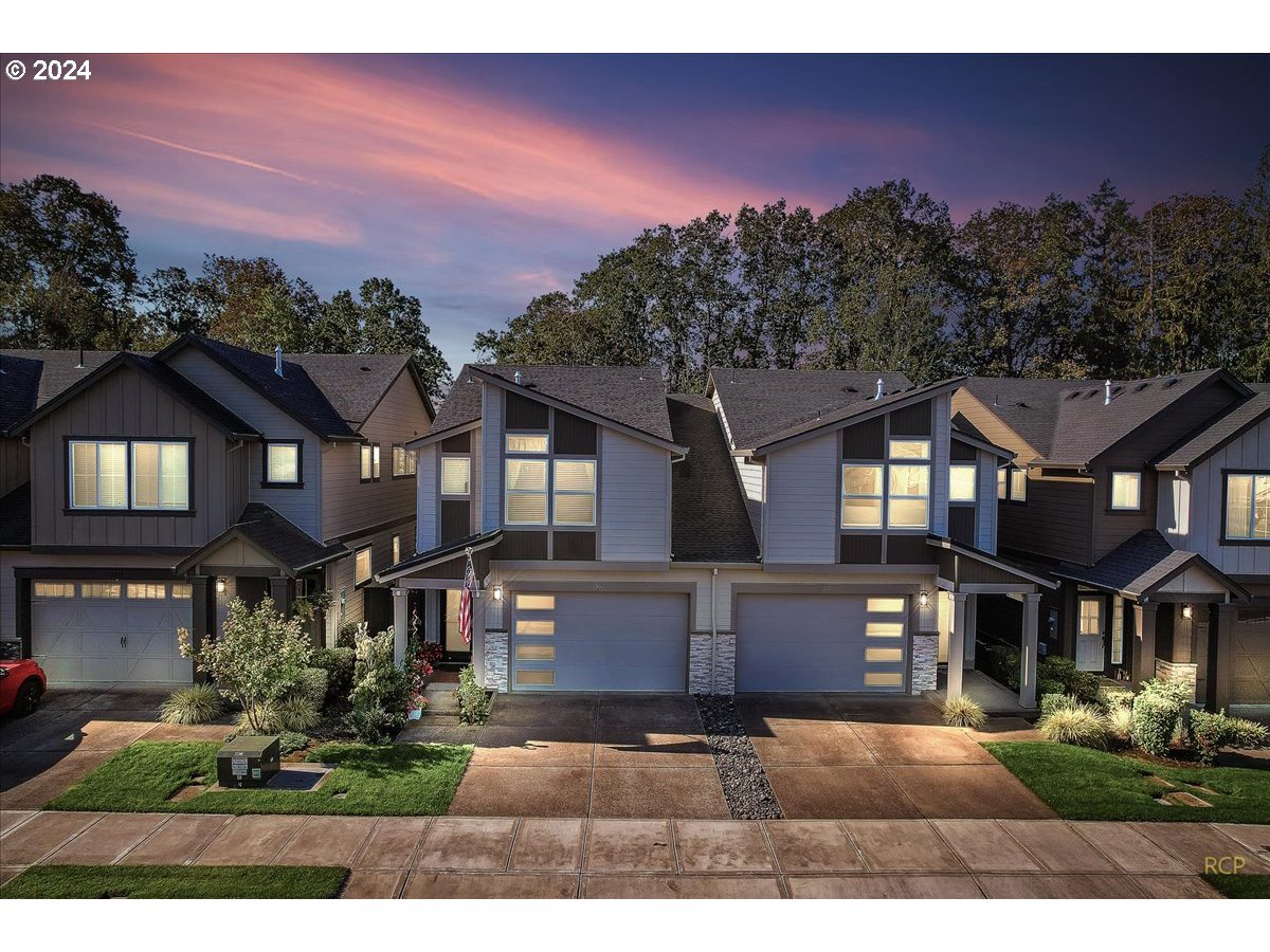 3907 SE CENTIFOLIA AVE