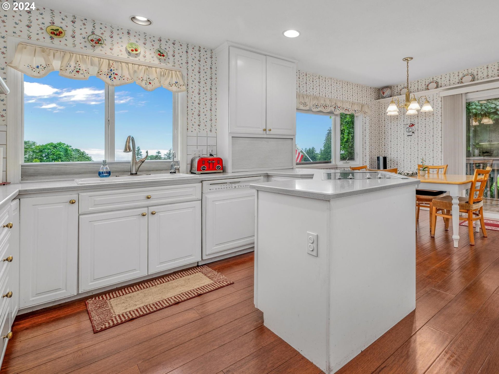 59970 WESTHILL RD, St. Helens