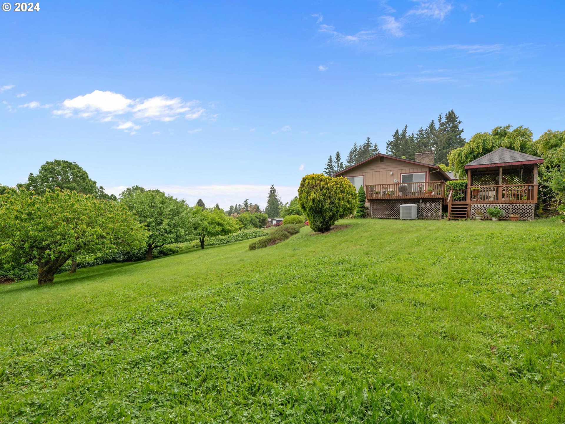 59970 WESTHILL RD, St. Helens