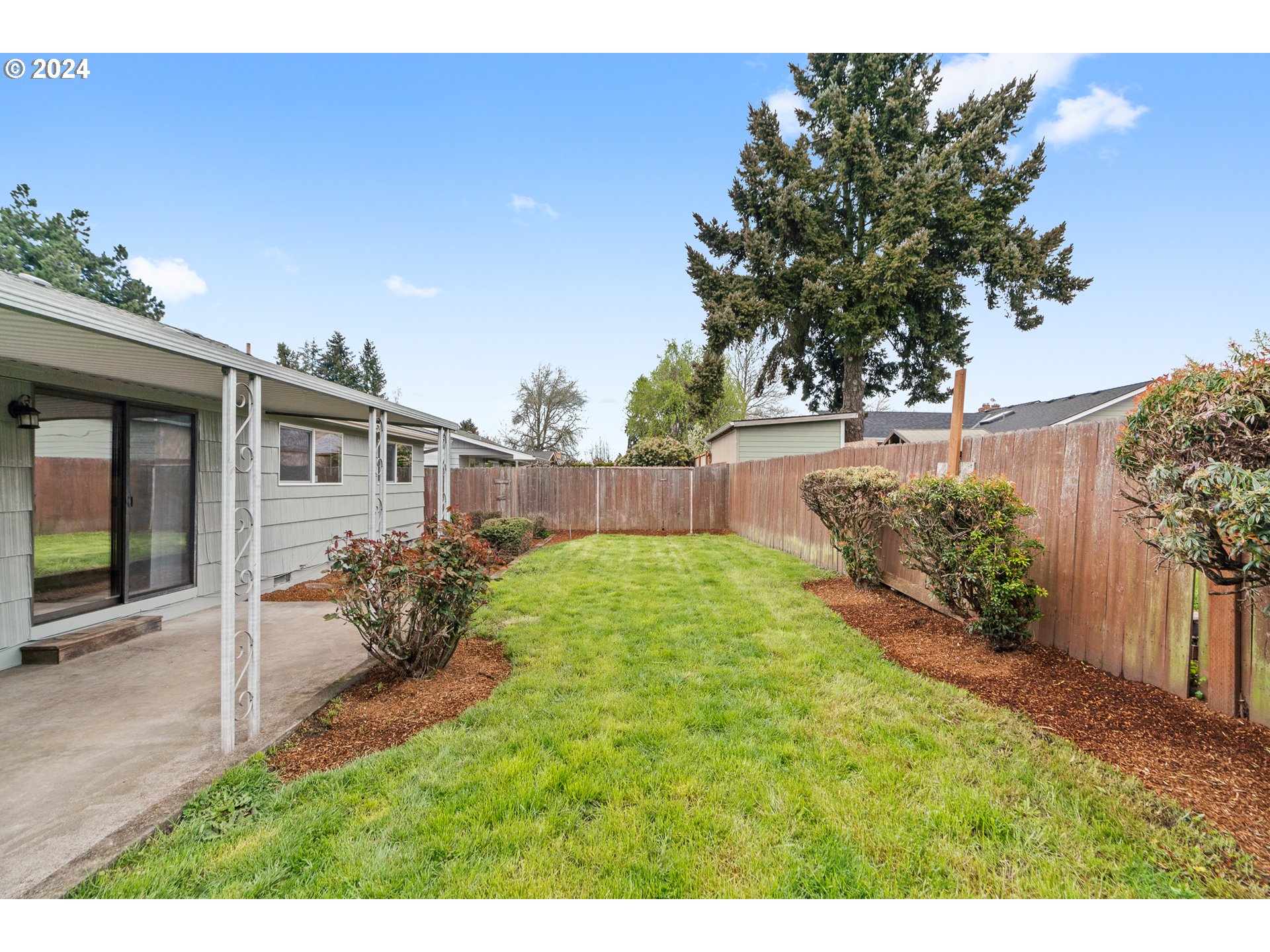 2532 HONEYSUCKLE WAY NE