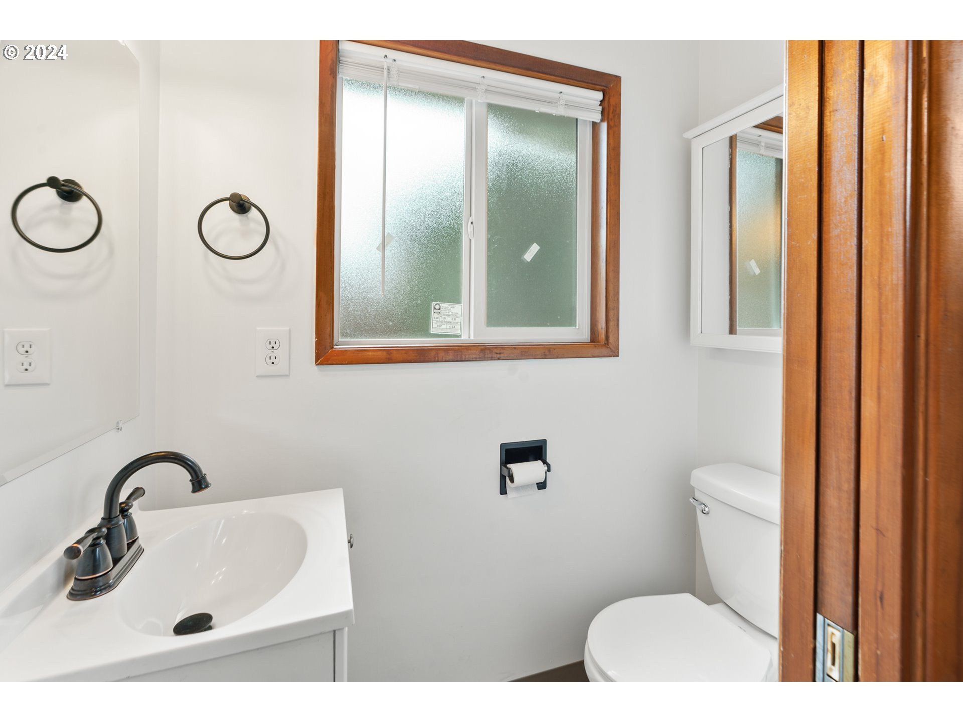 2532 HONEYSUCKLE WAY NE