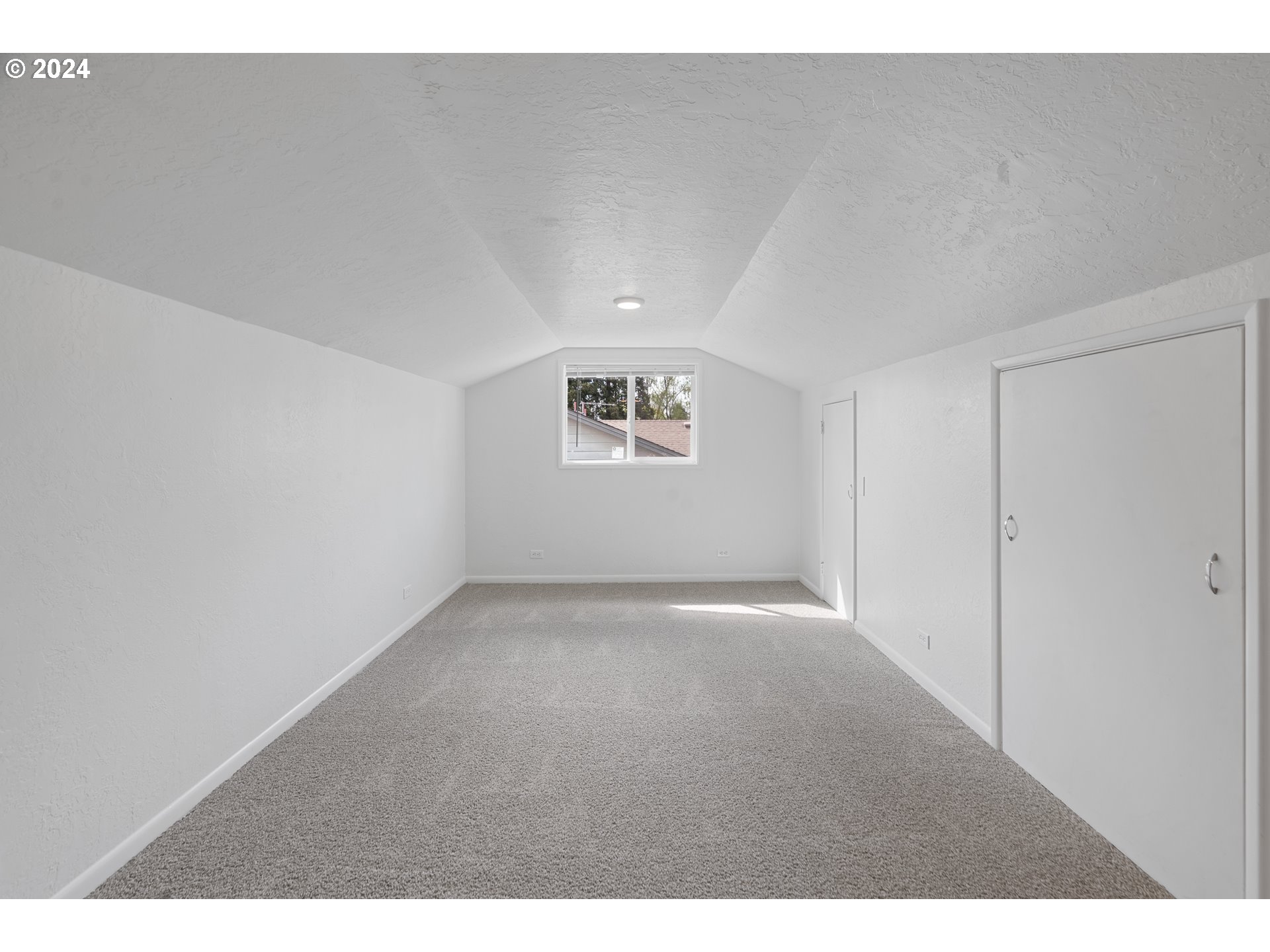 2532 HONEYSUCKLE WAY NE