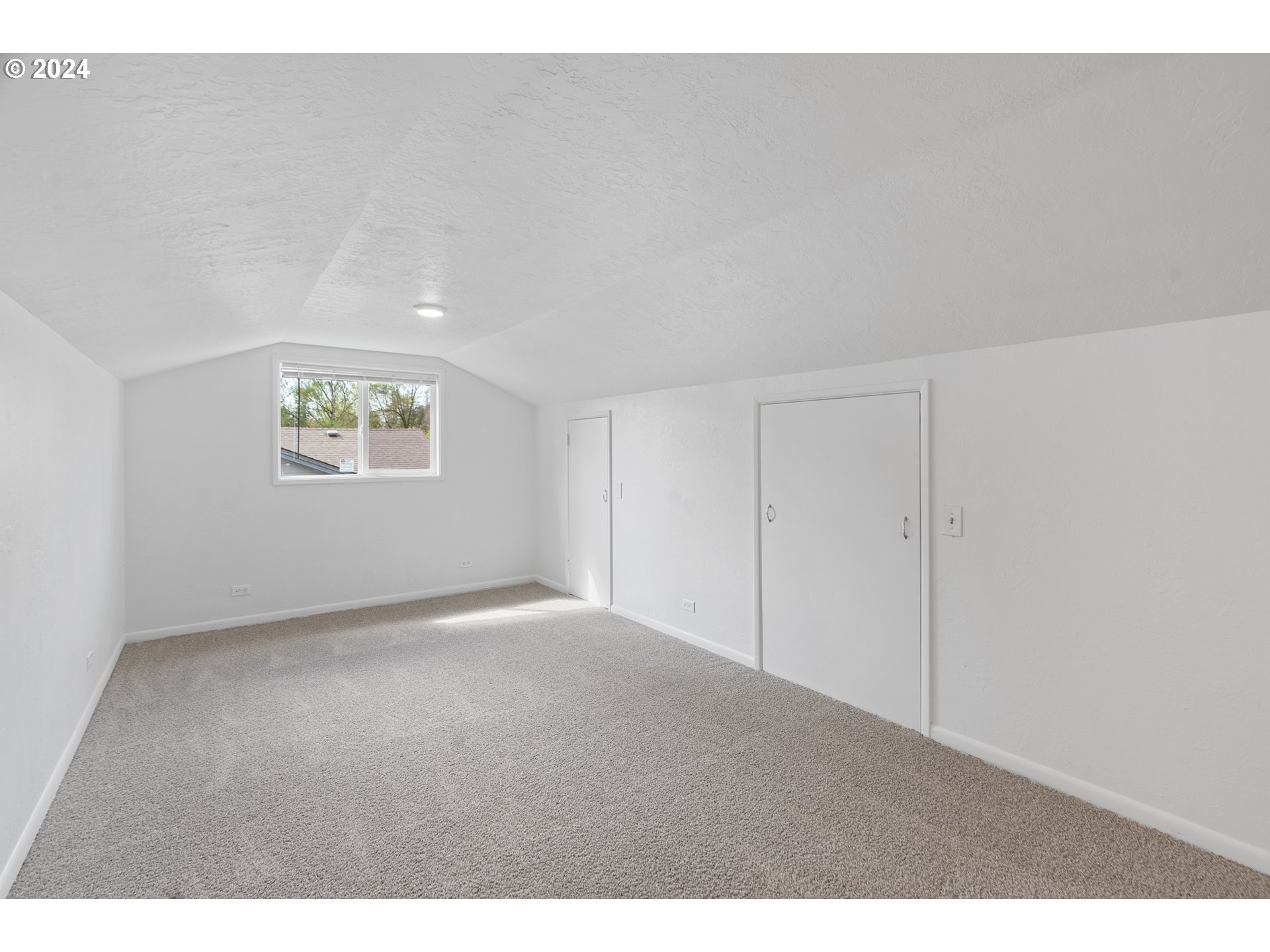 2532 HONEYSUCKLE WAY NE