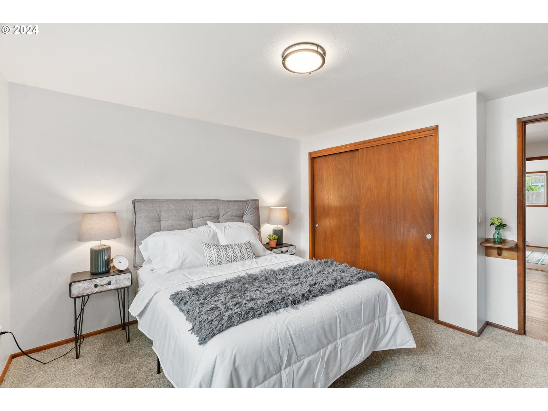 2532 HONEYSUCKLE WAY NE