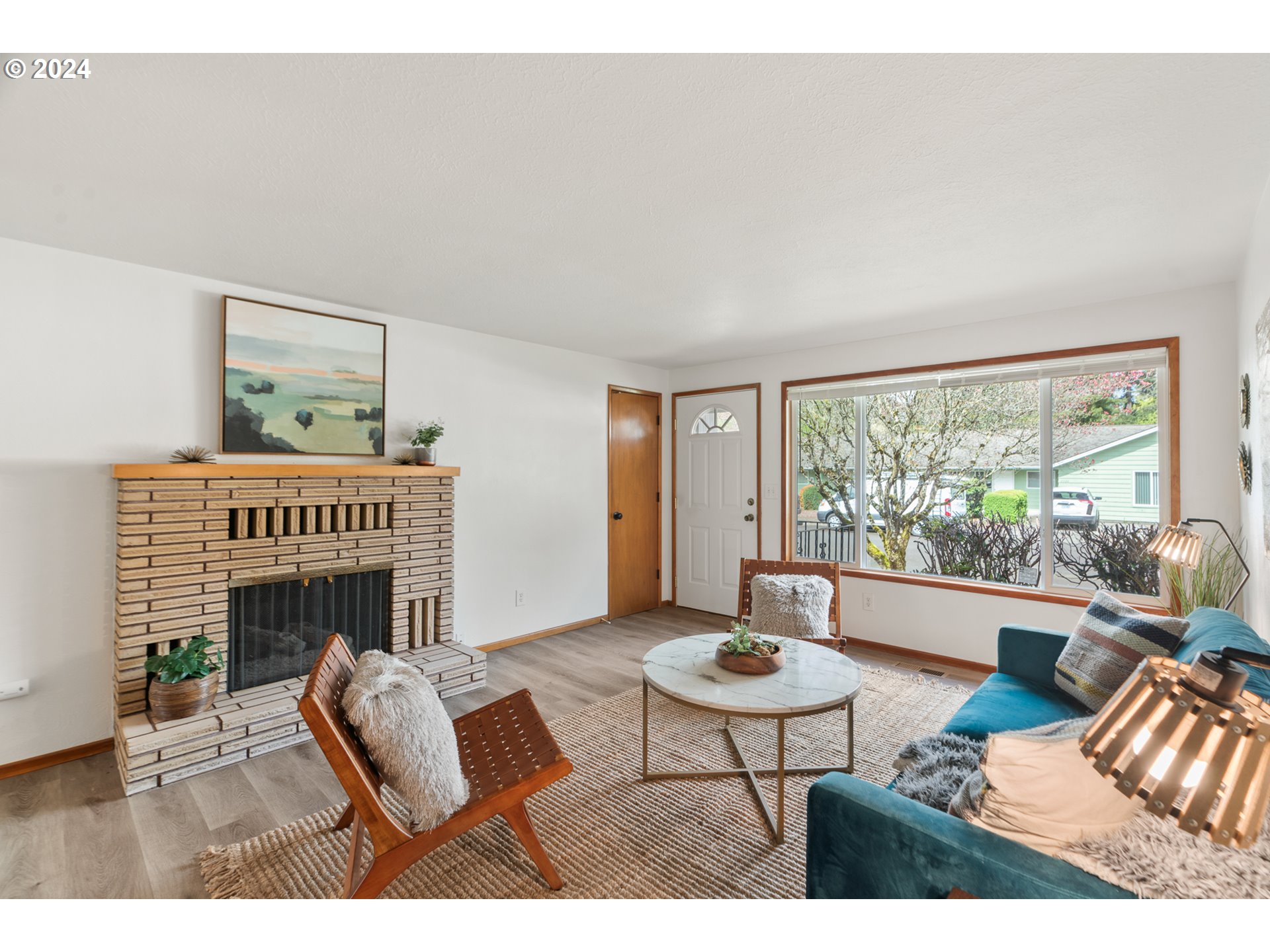 2532 HONEYSUCKLE WAY NE