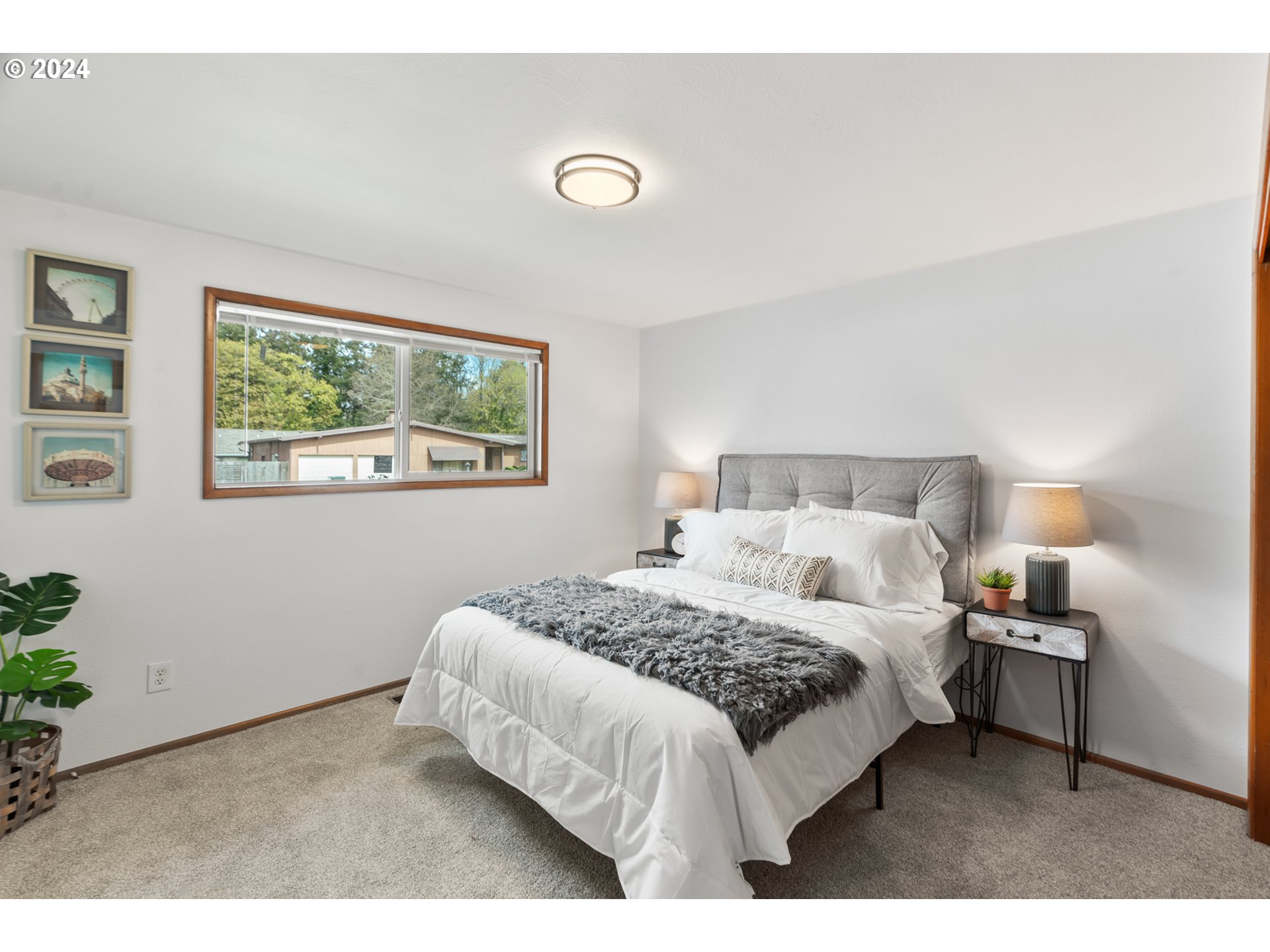 2532 HONEYSUCKLE WAY NE