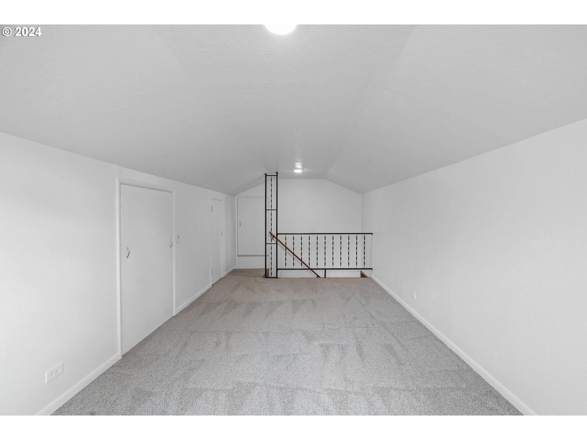 2532 HONEYSUCKLE WAY NE