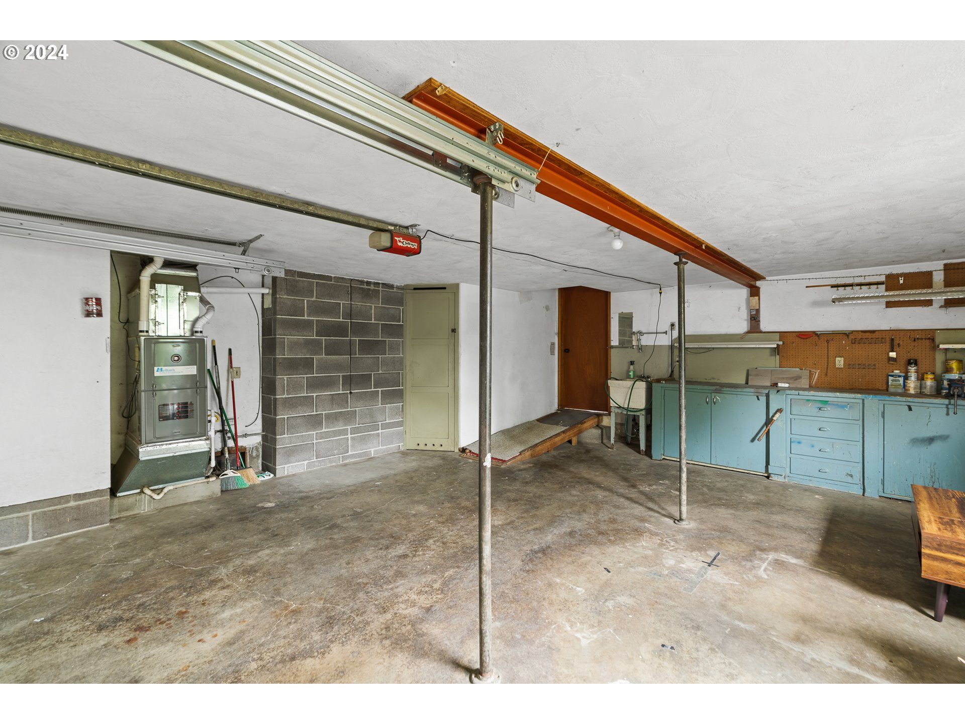 2532 HONEYSUCKLE WAY NE