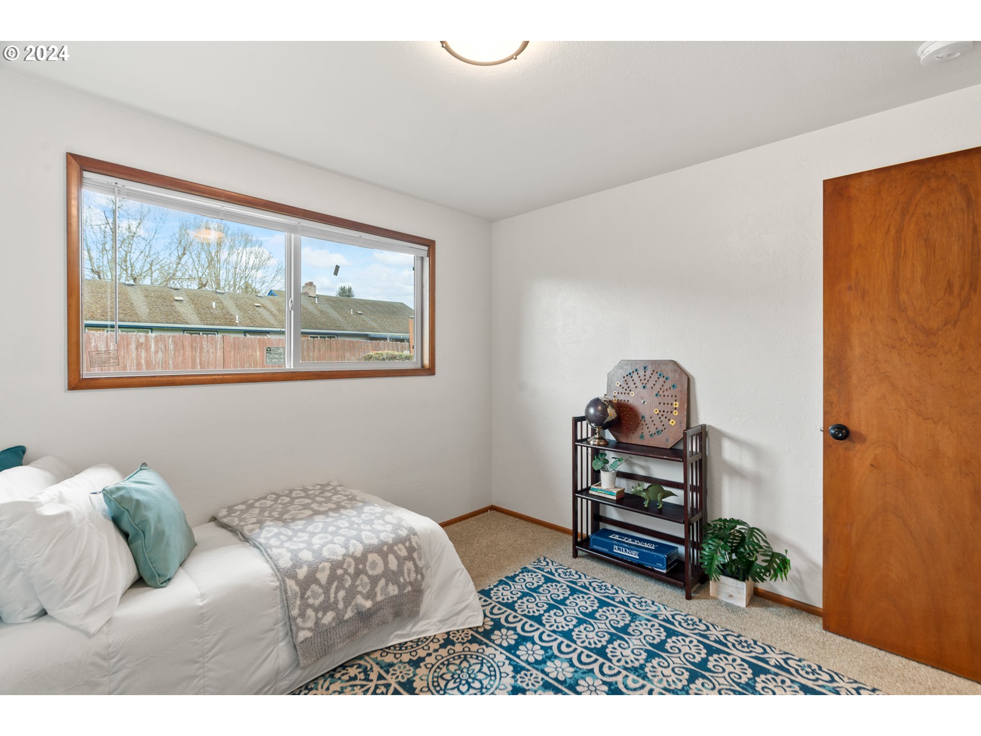 2532 HONEYSUCKLE WAY NE