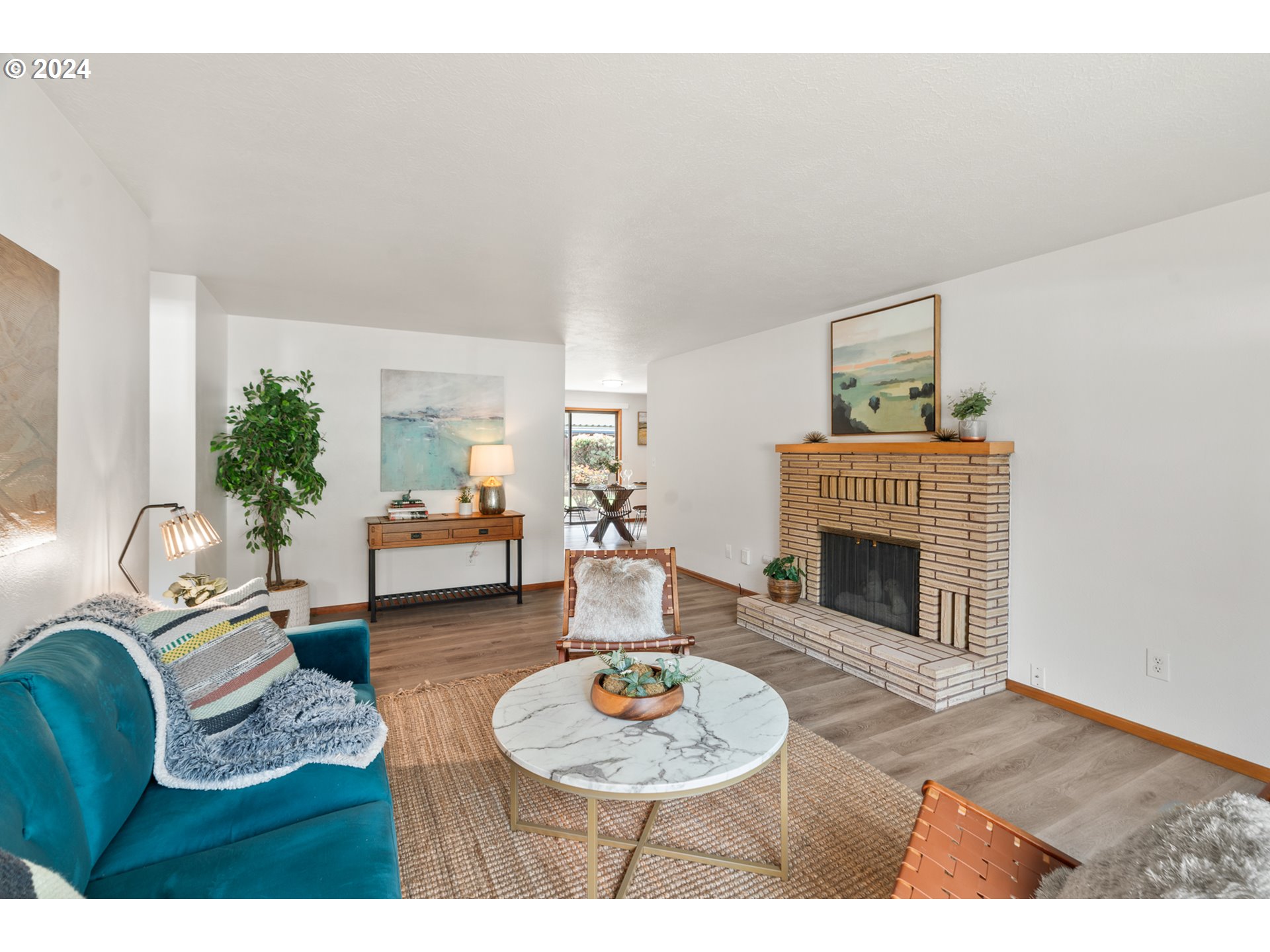 2532 HONEYSUCKLE WAY NE