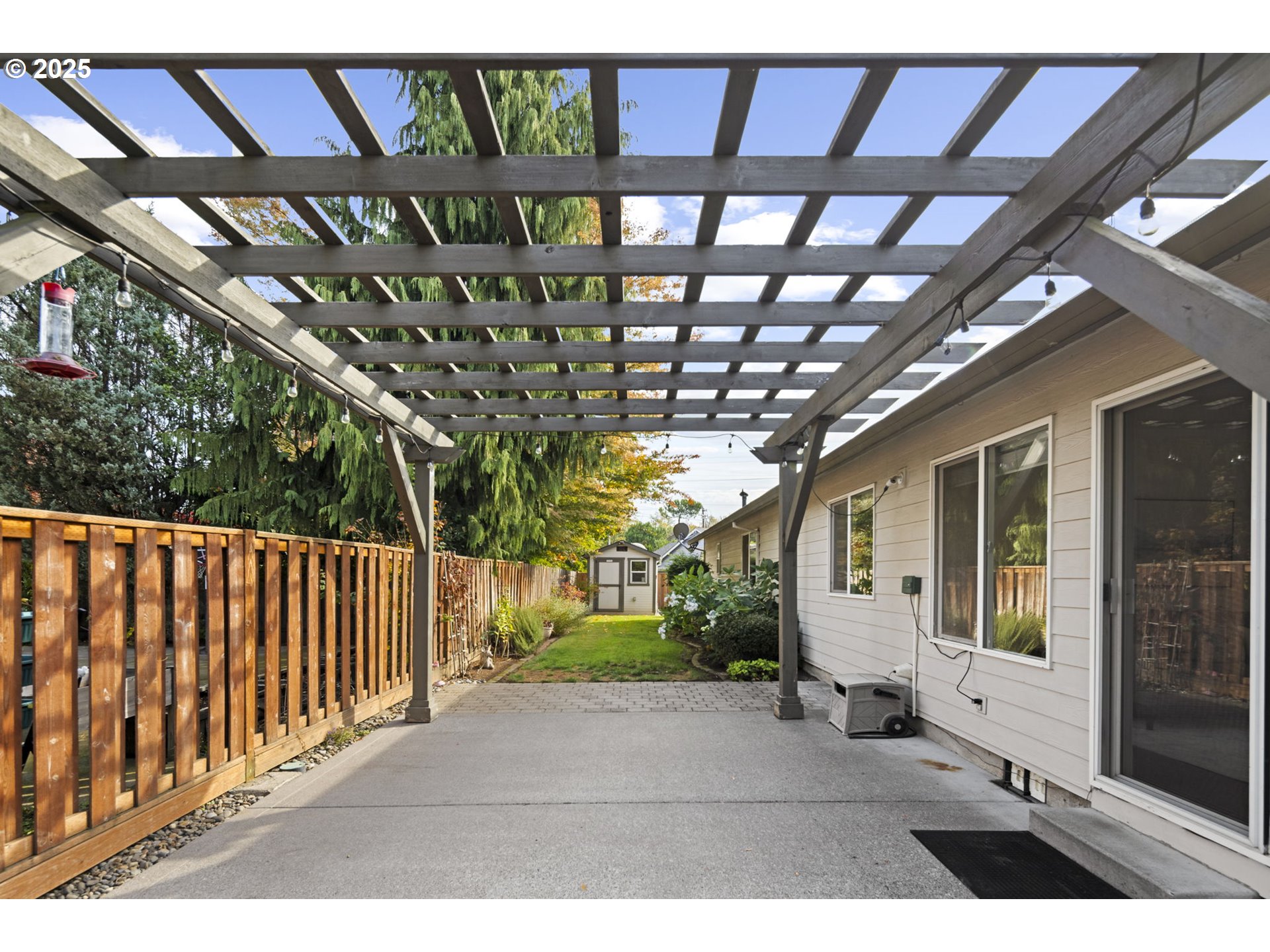 22271 NE LACHENVIEW LN