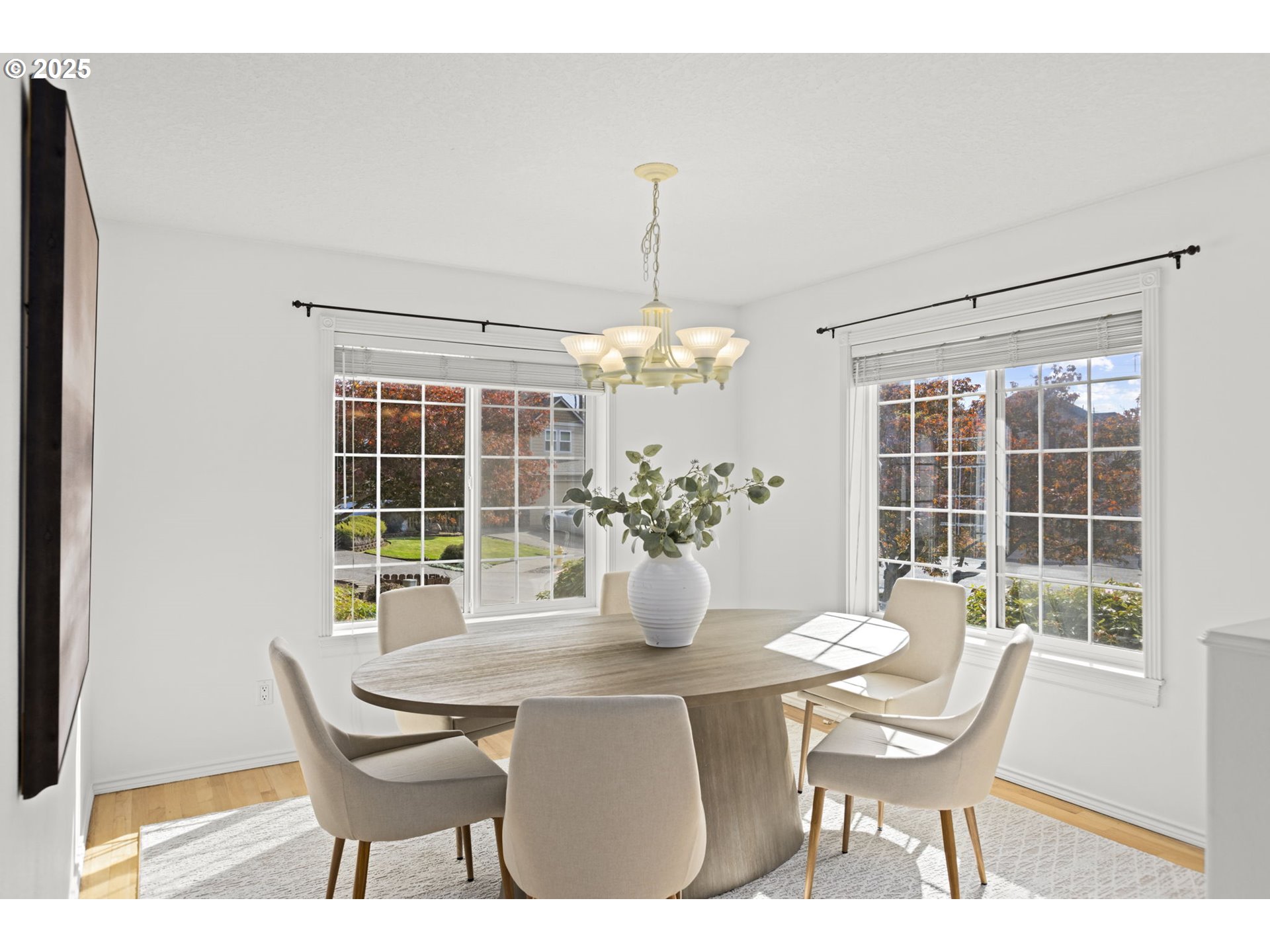 22271 NE LACHENVIEW LN