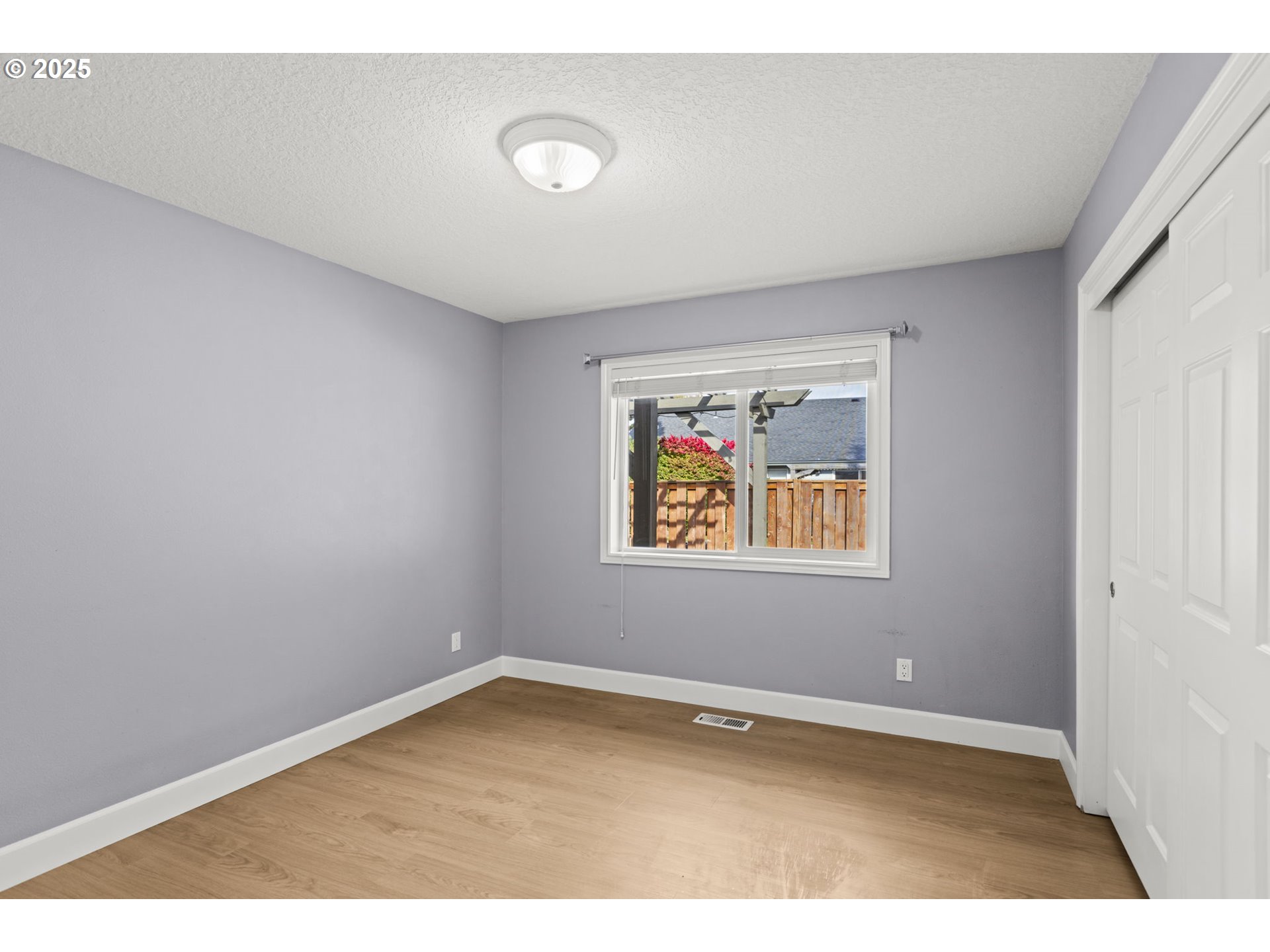 22271 NE LACHENVIEW LN