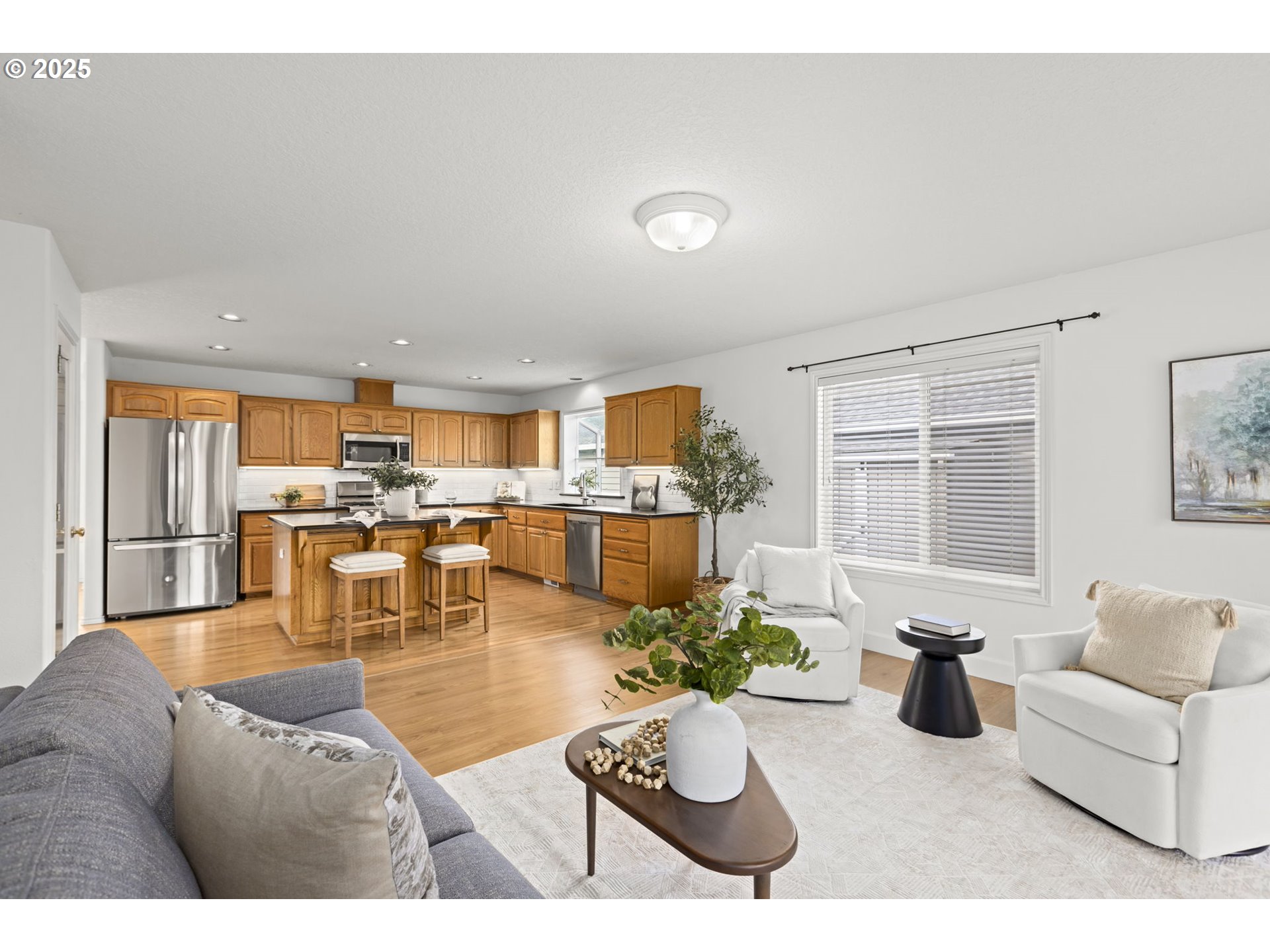 22271 NE LACHENVIEW LN