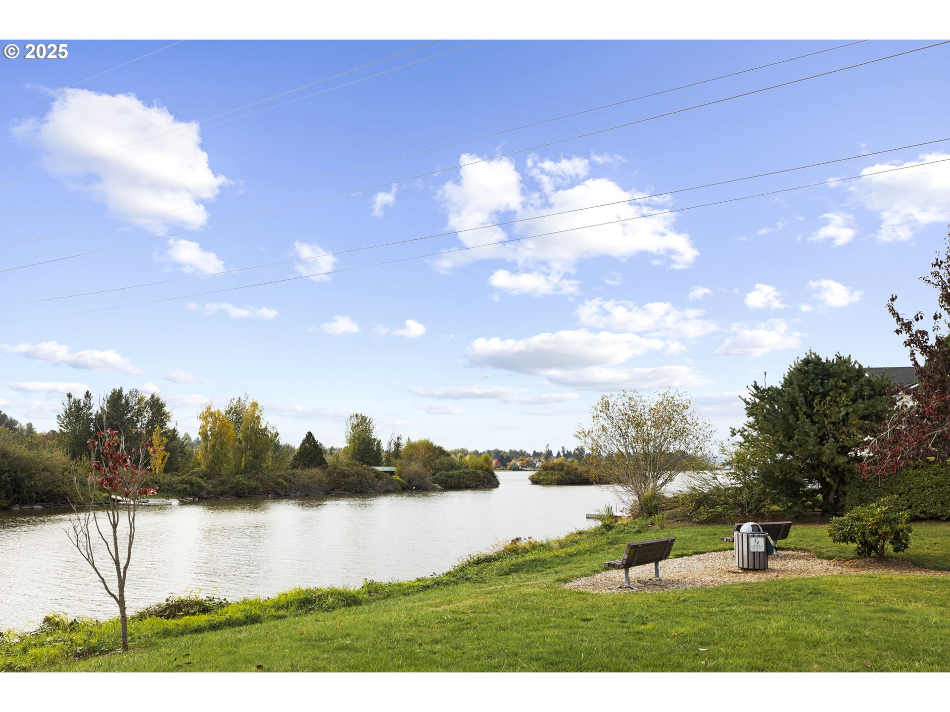 22271 NE LACHENVIEW LN