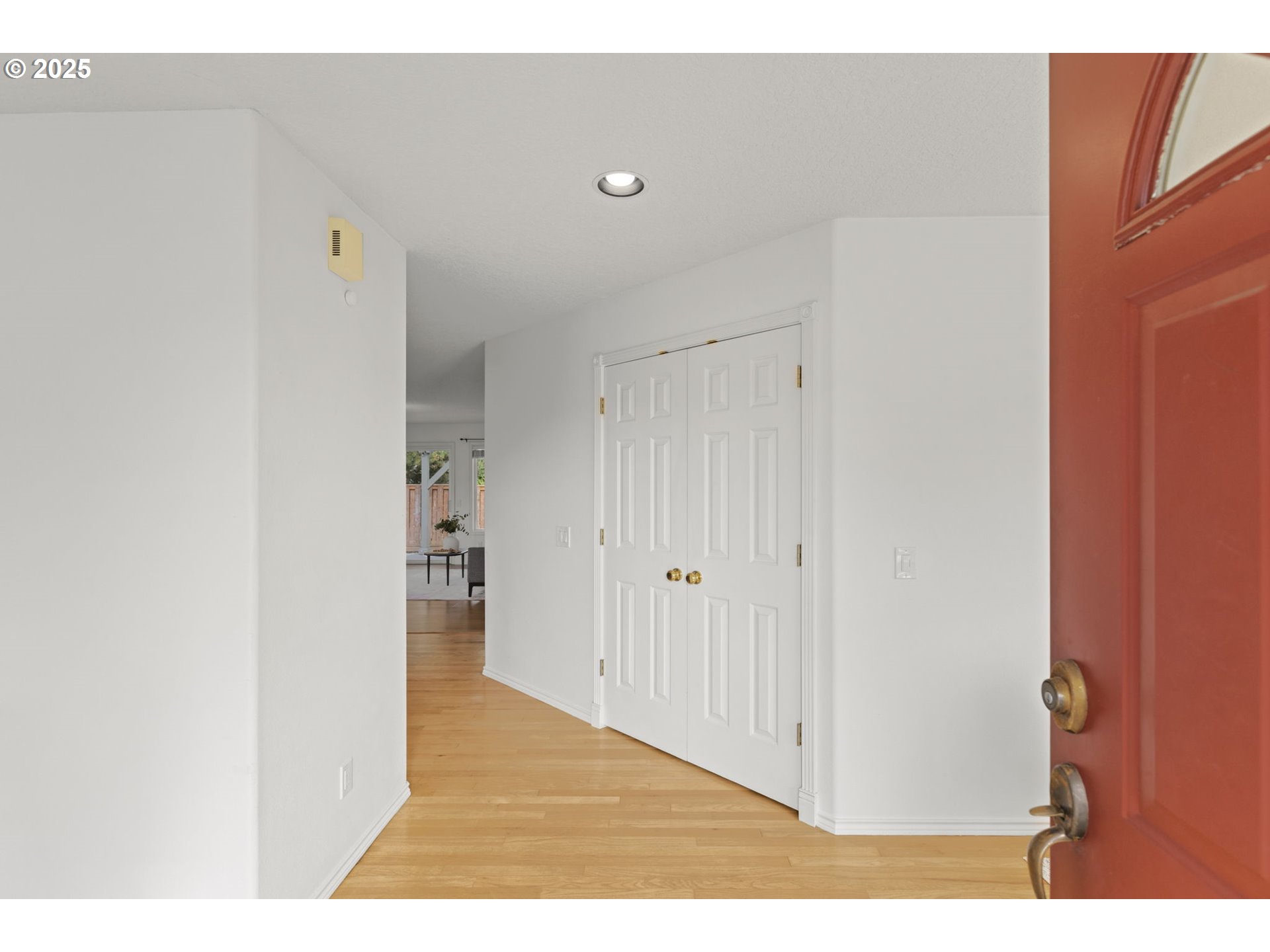 22271 NE LACHENVIEW LN