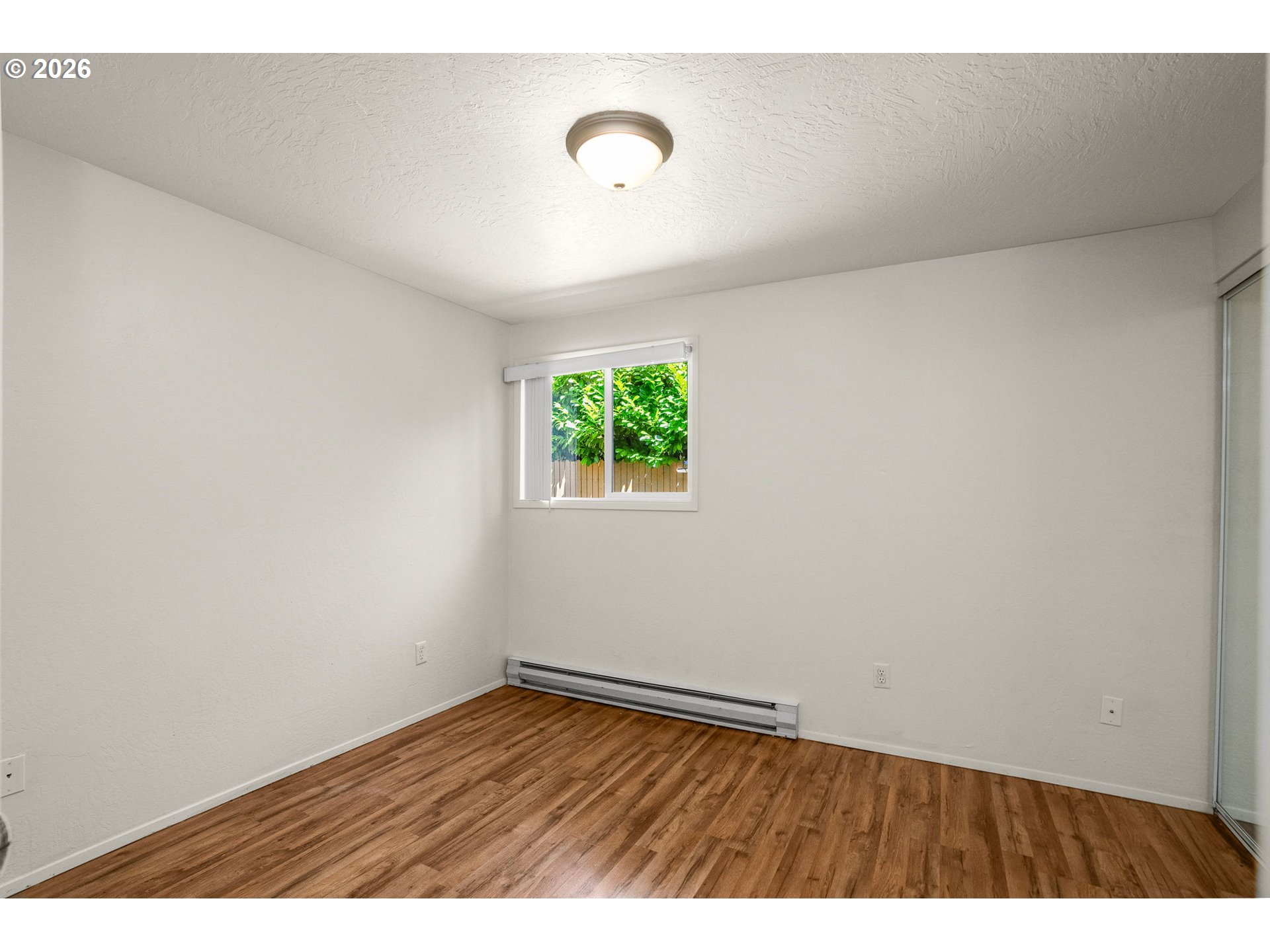 3930 LAKE GROVE AVE C1