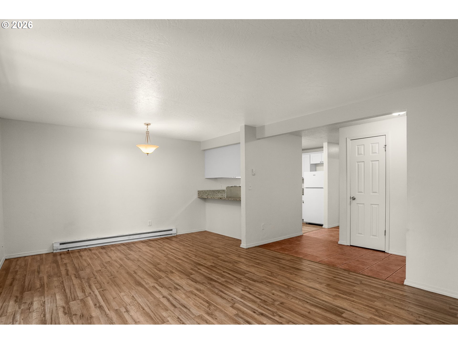 3930 LAKE GROVE AVE C1