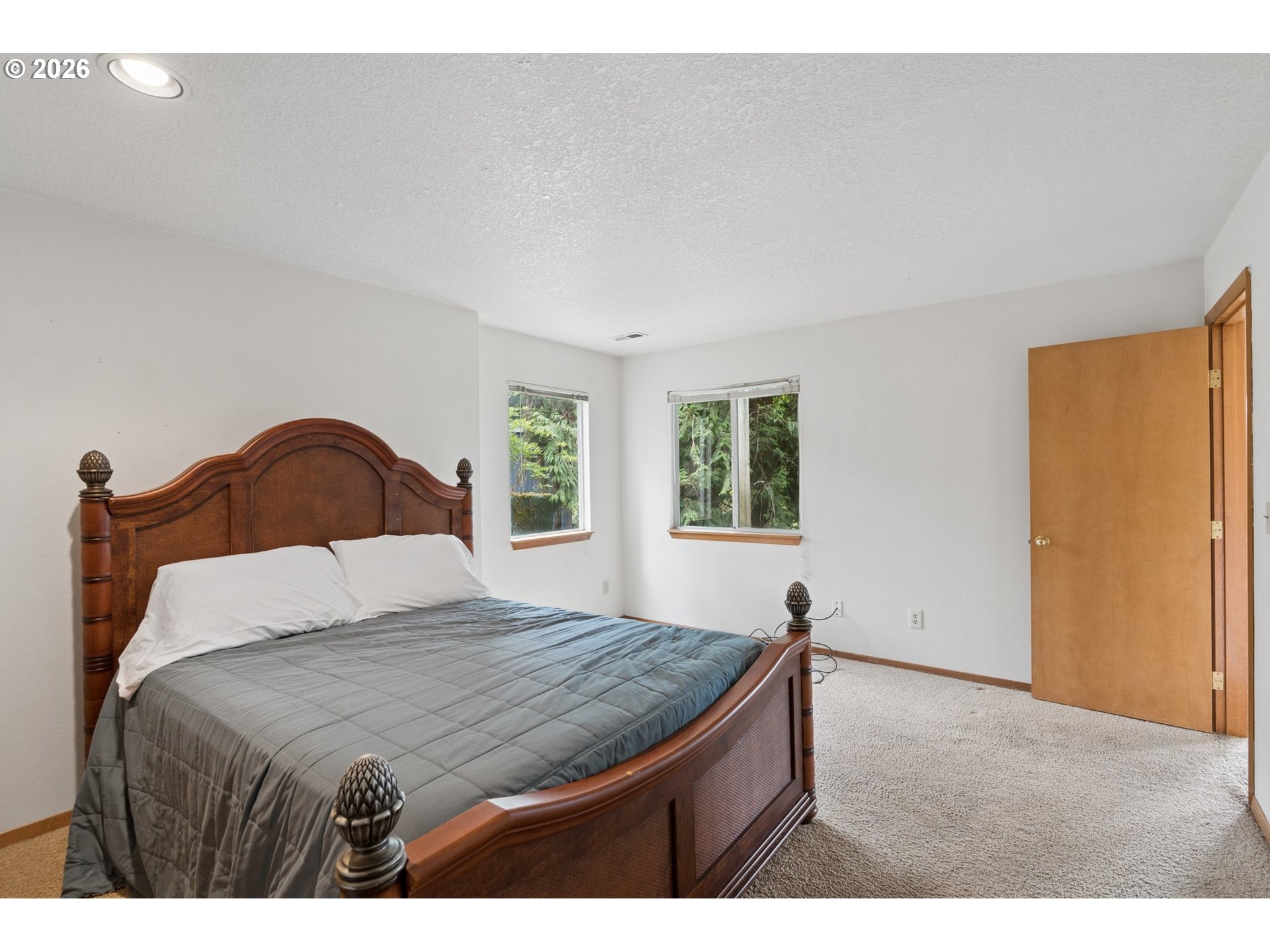 512 SE ALDER CT