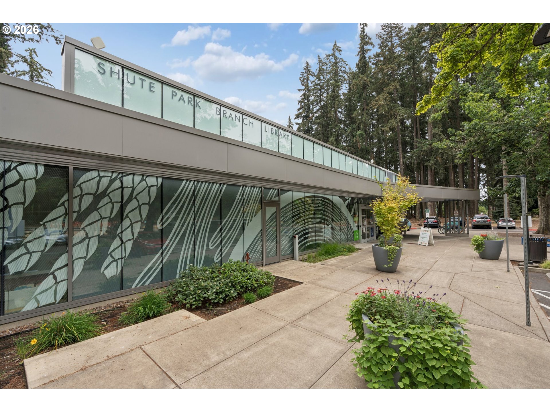 512 SE ALDER CT