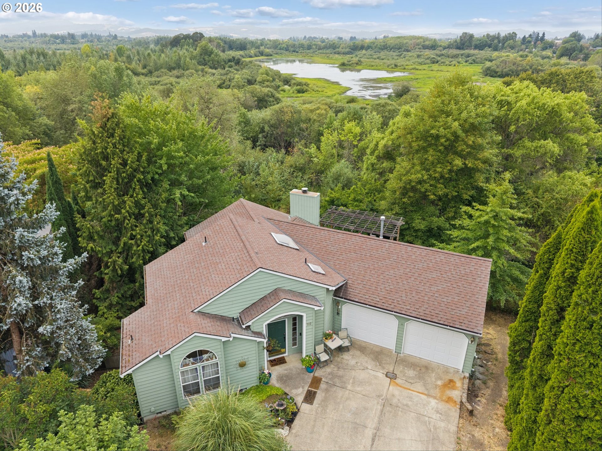 512 SE ALDER CT
