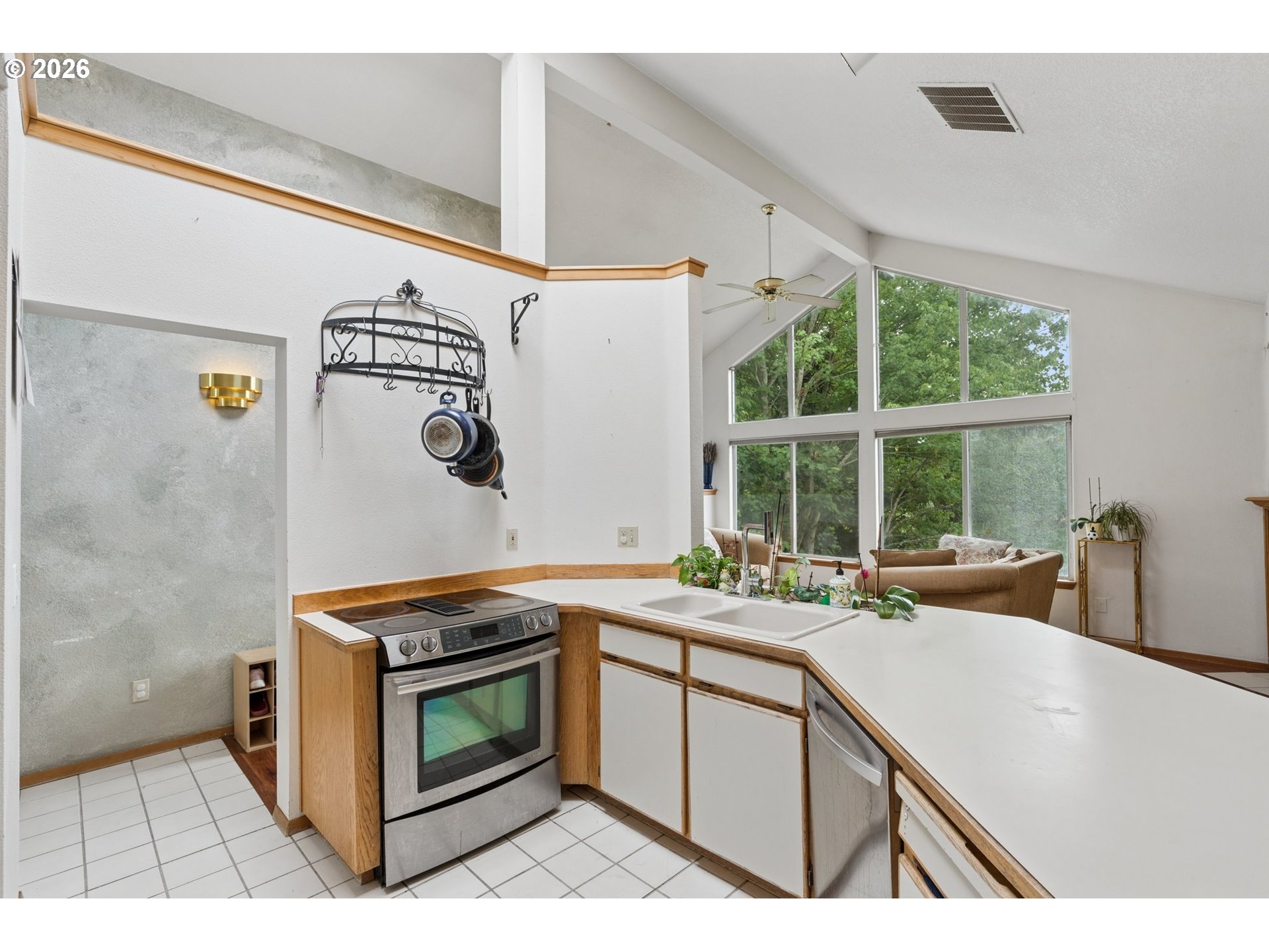 512 SE ALDER CT