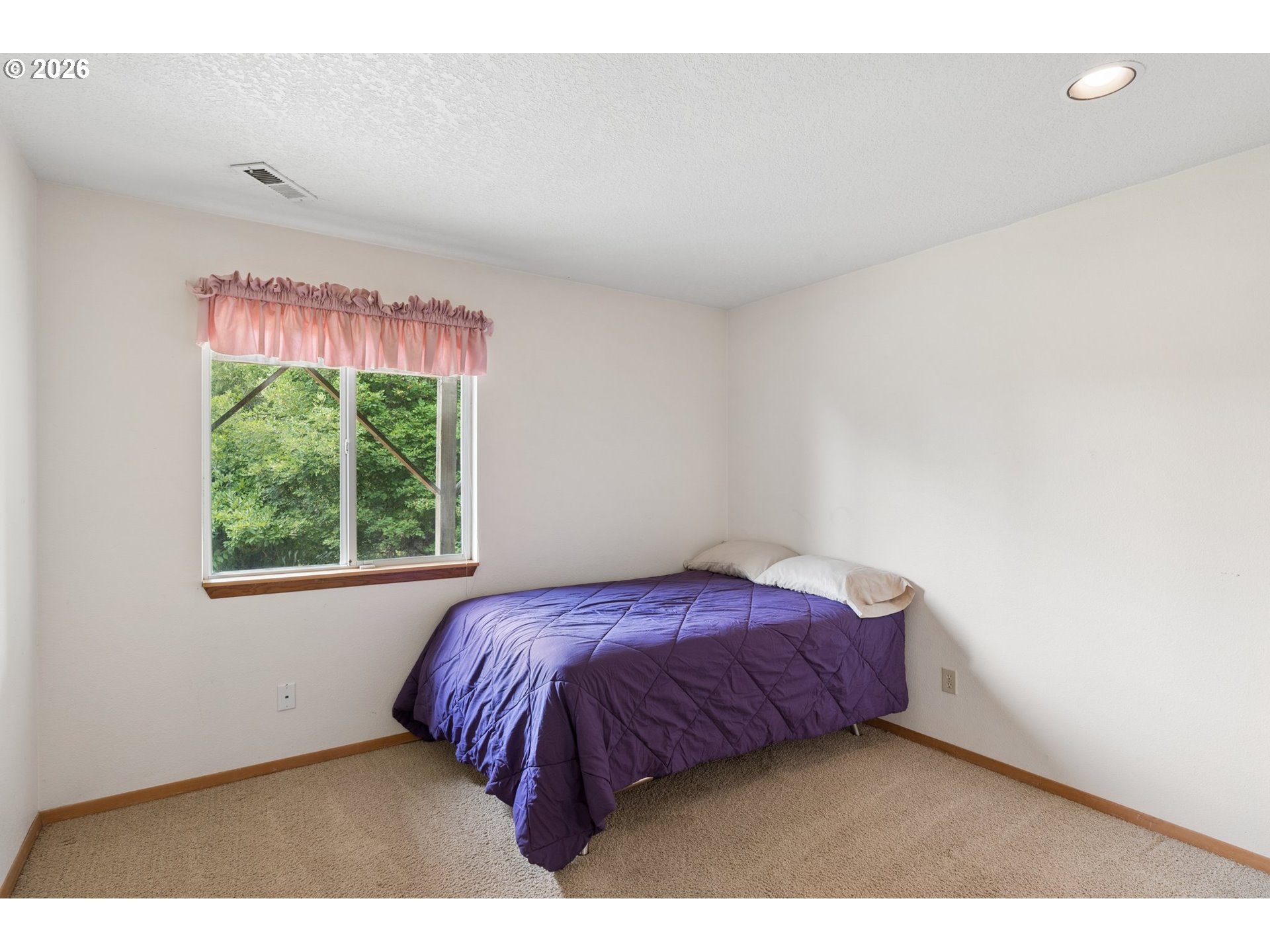 512 SE ALDER CT