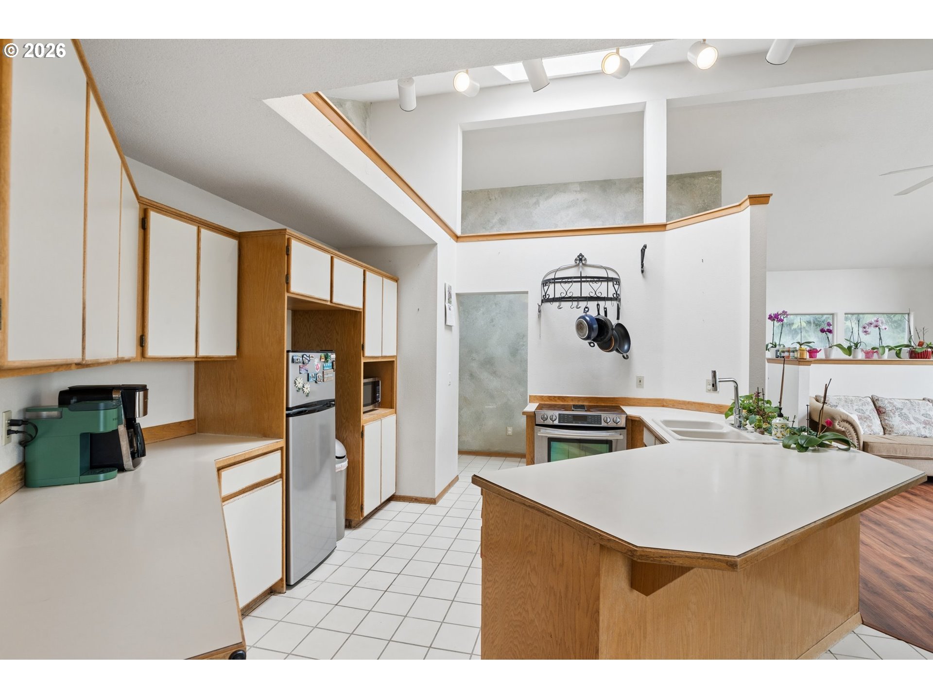 512 SE ALDER CT