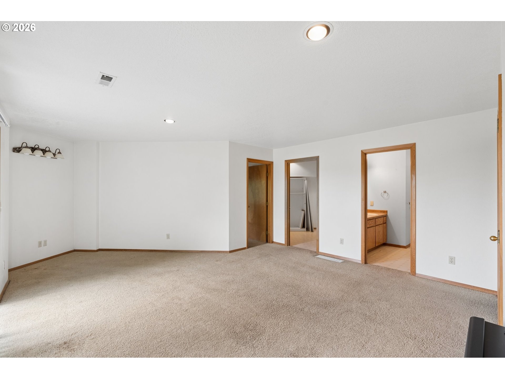 512 SE ALDER CT