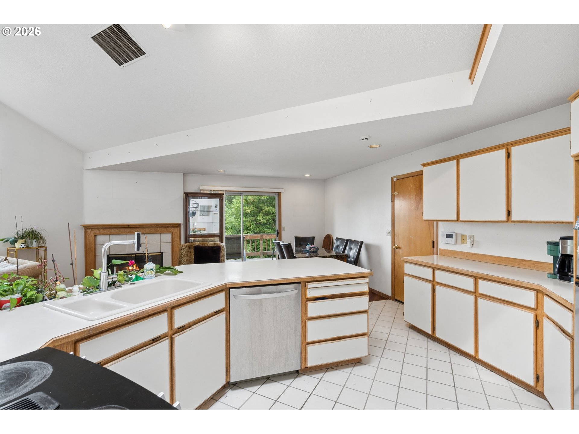 512 SE ALDER CT