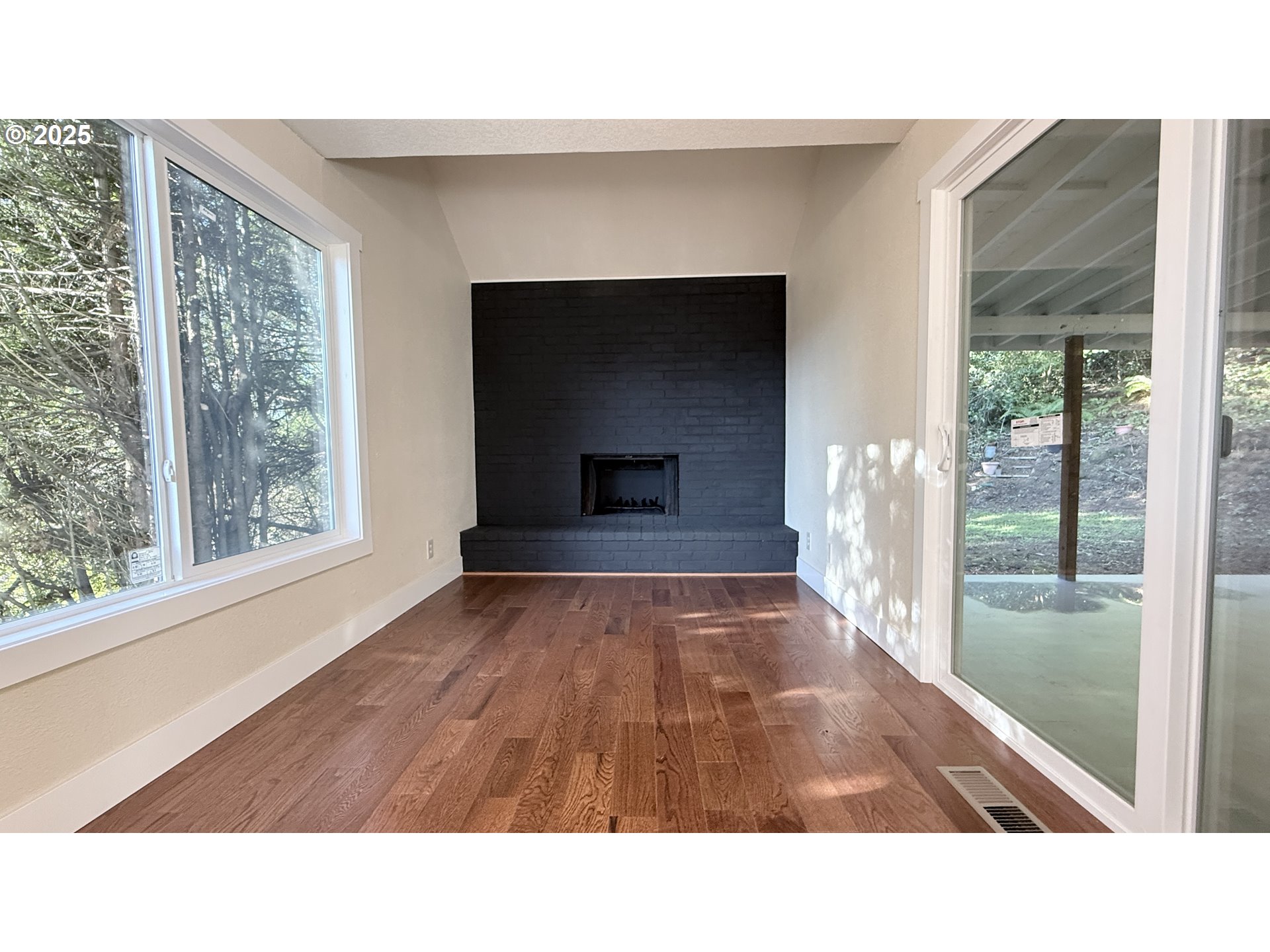 65 SW PLEASANT VIEW AVE