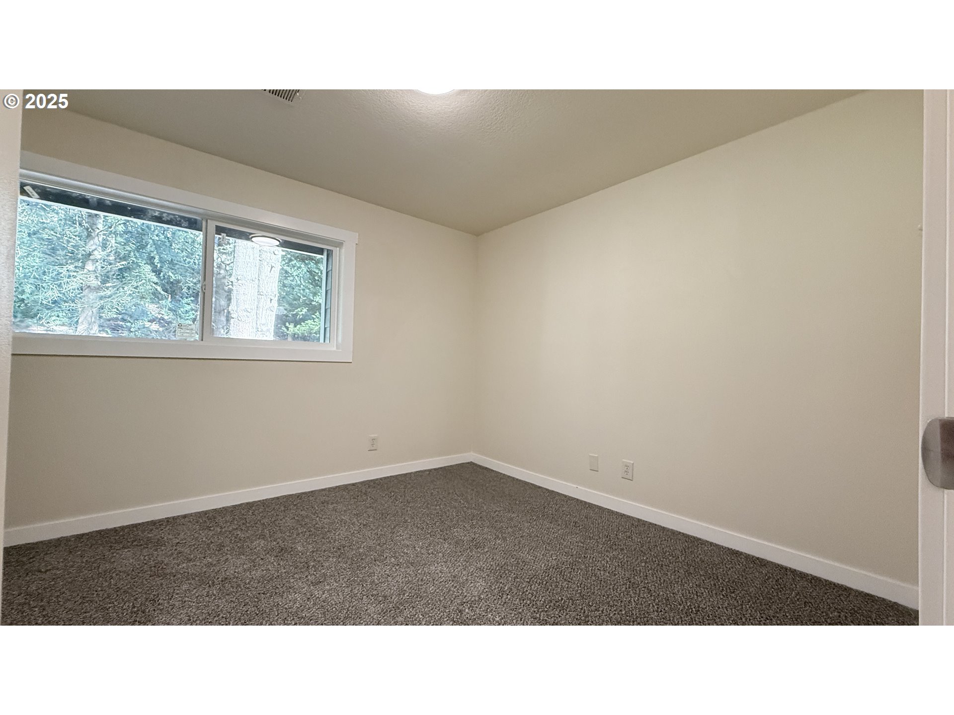 65 SW PLEASANT VIEW AVE