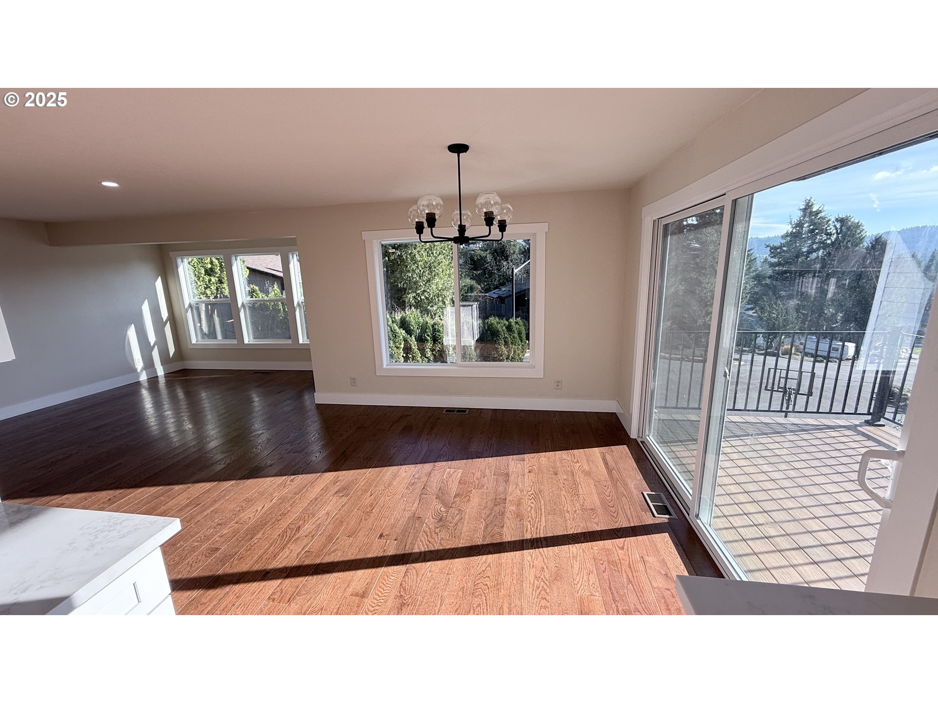 65 SW PLEASANT VIEW AVE