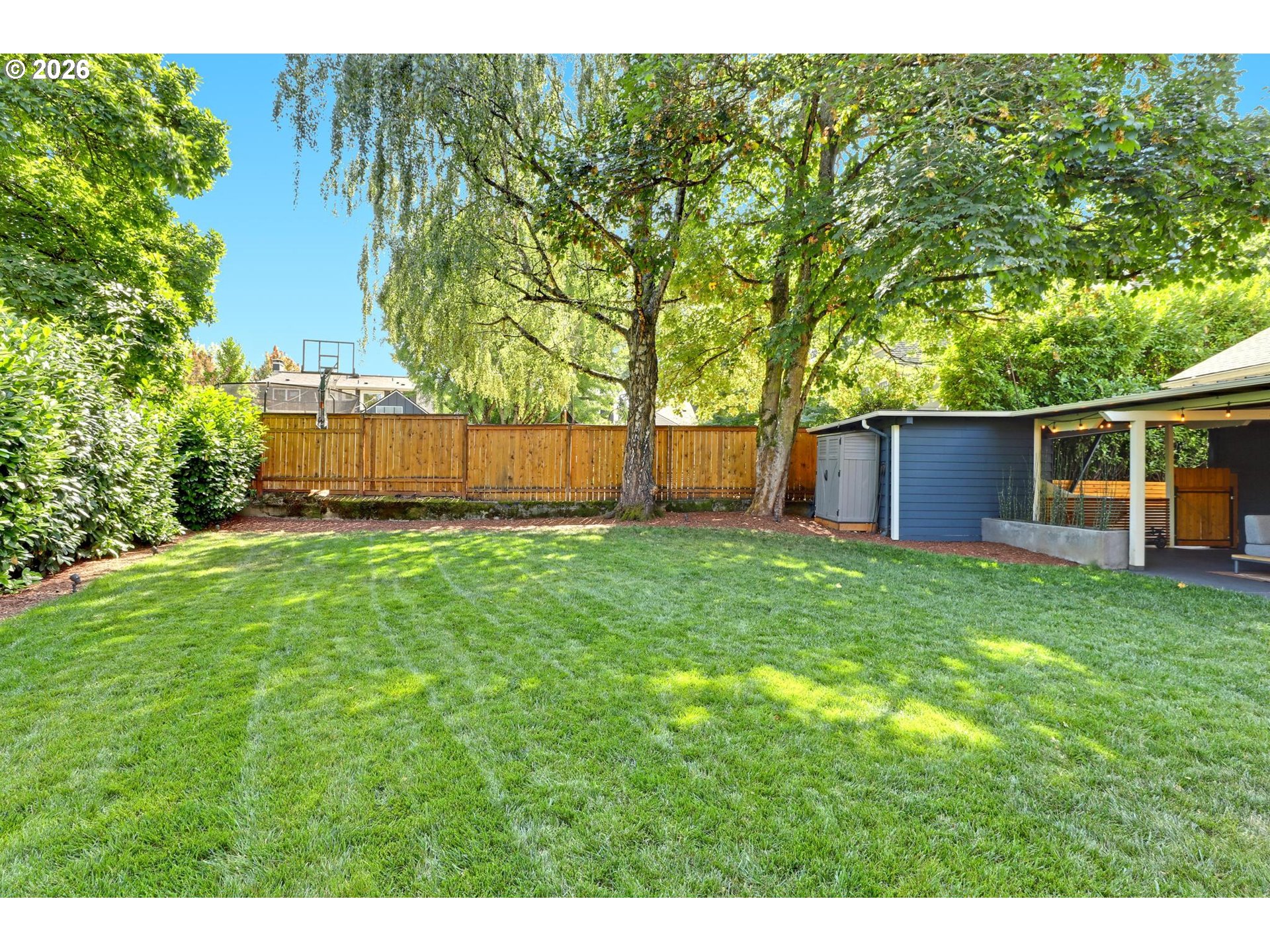 1106 NE 33RD AVE