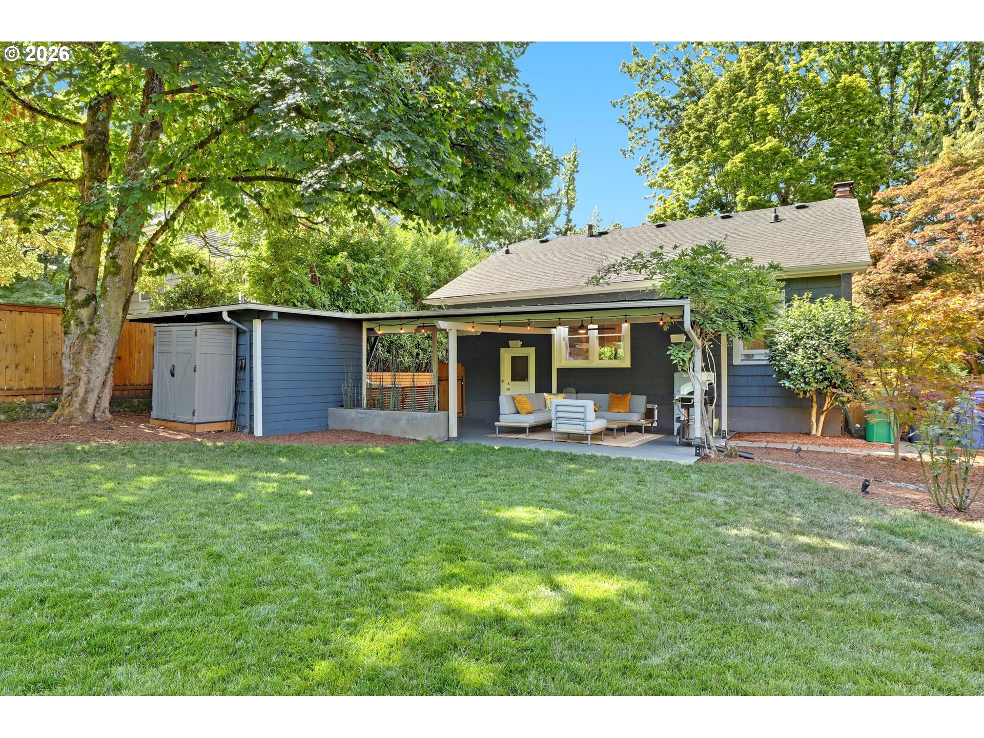 1106 NE 33RD AVE