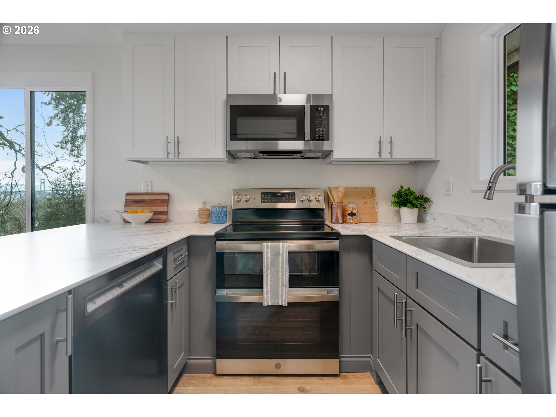 9442/9446 NW ROSEWAY AVE