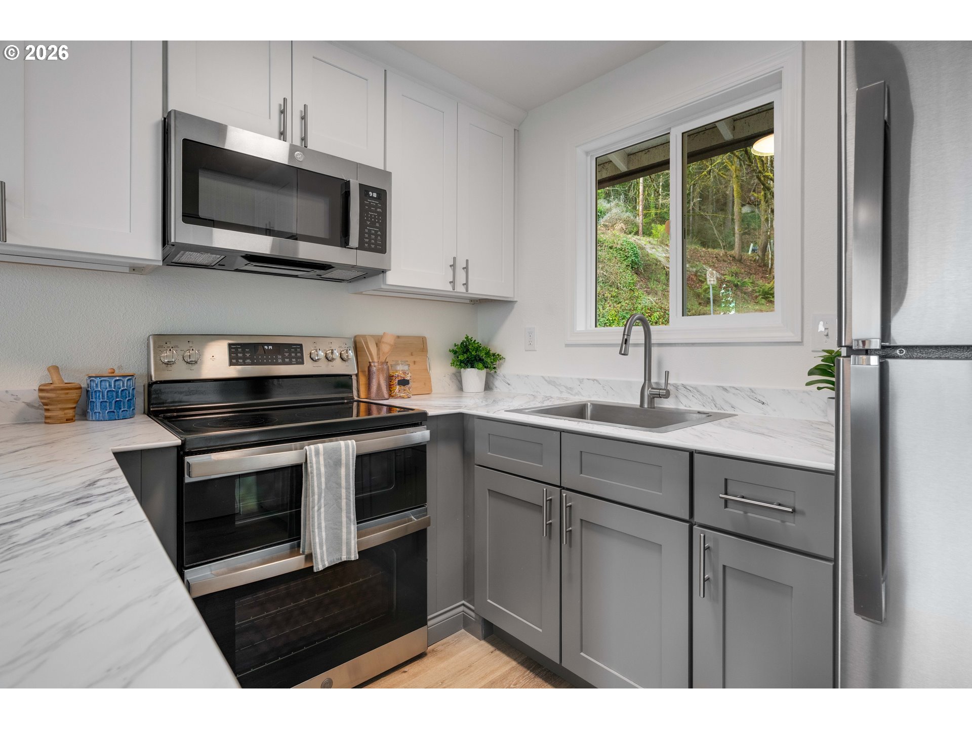 9442/9446 NW ROSEWAY AVE