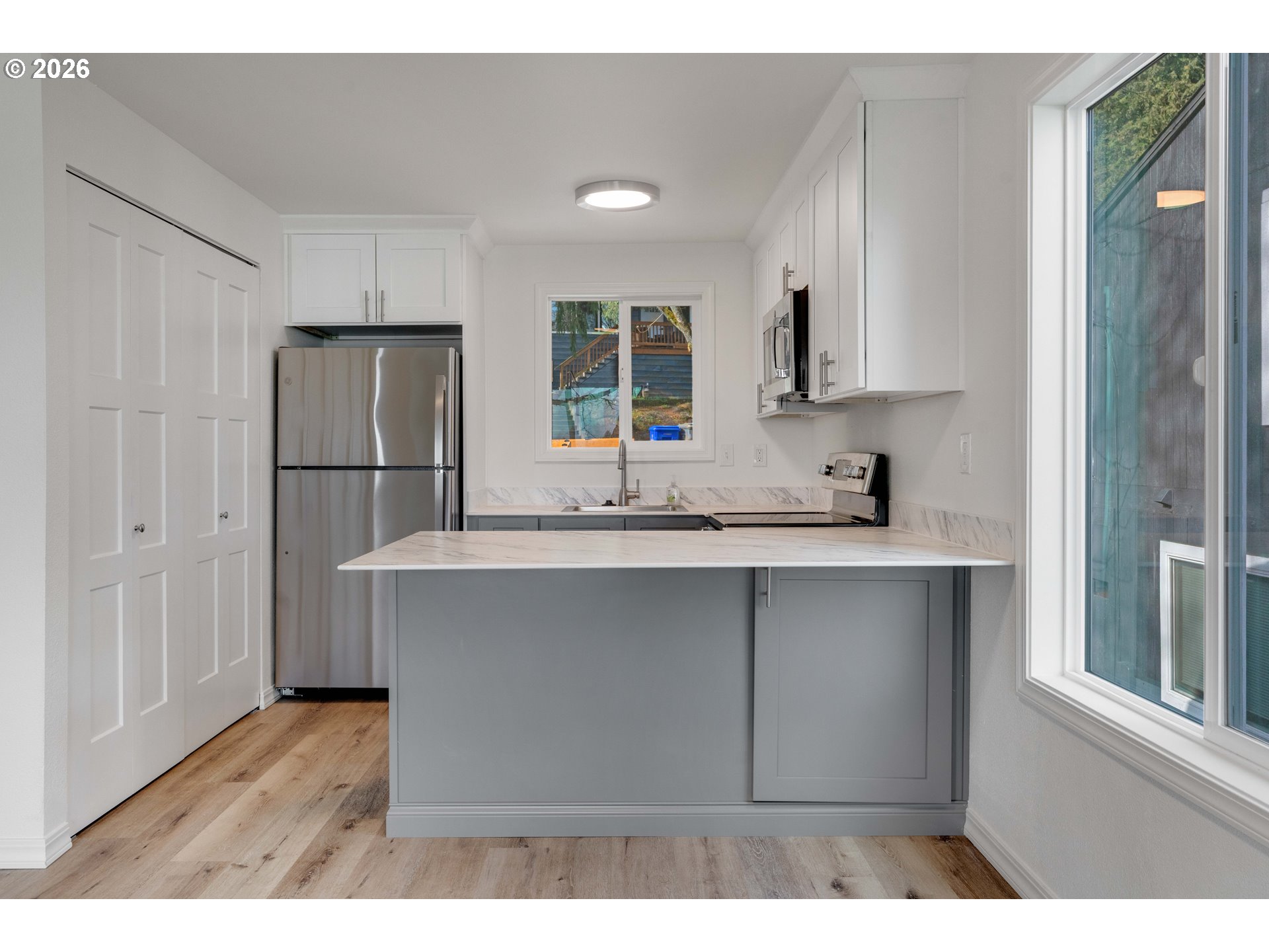 9442/9446 NW ROSEWAY AVE