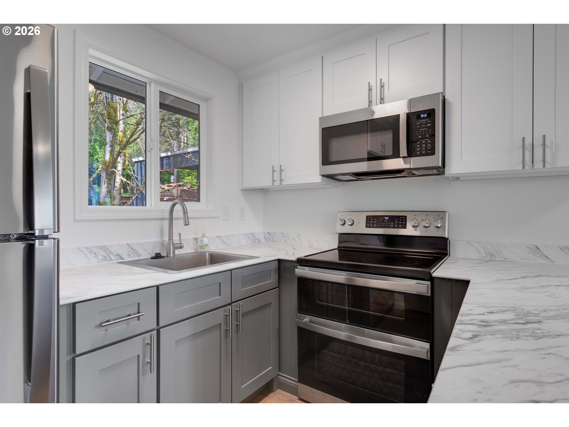 9442/9446 NW ROSEWAY AVE