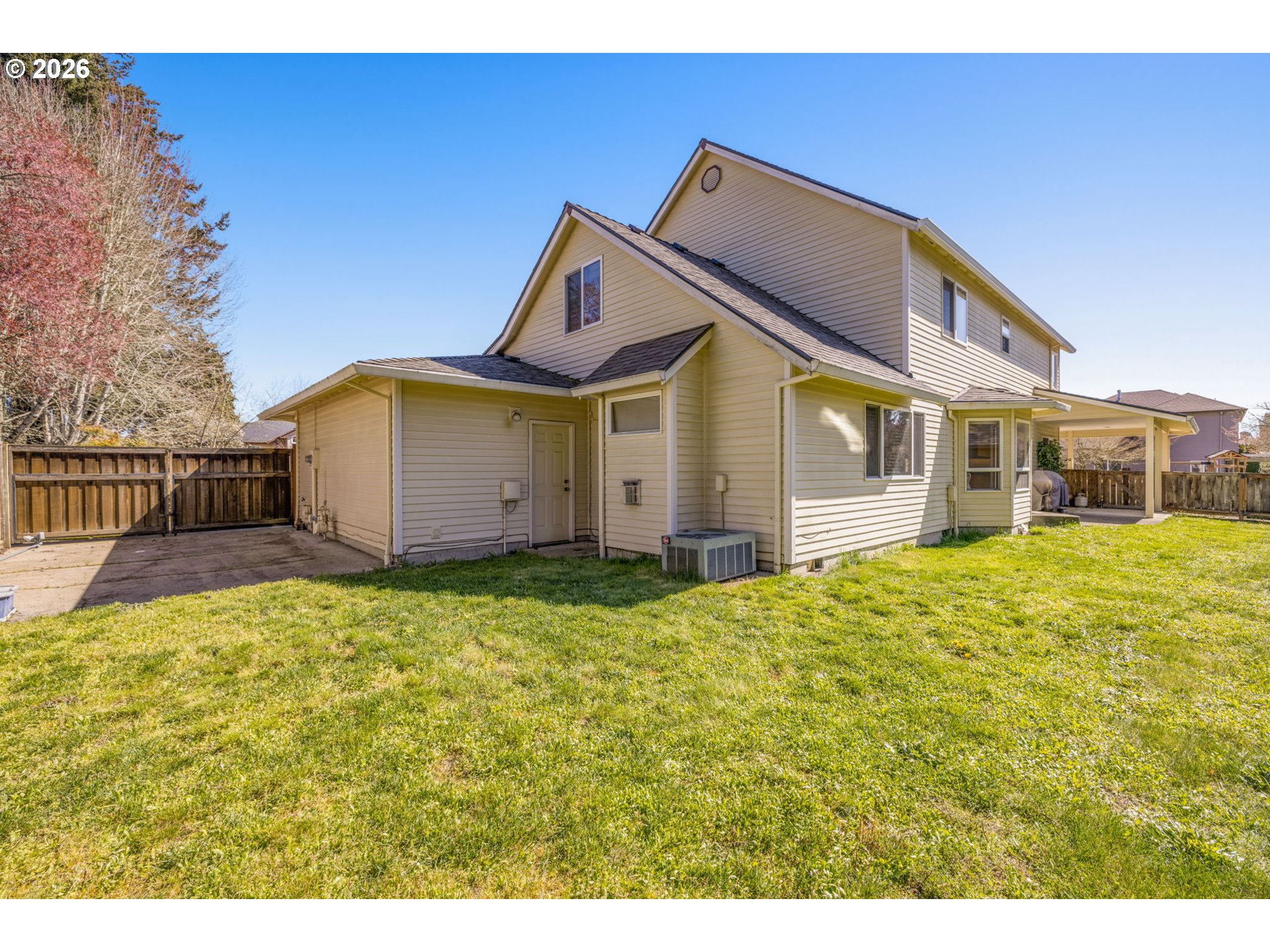2795 NE LORIE DR