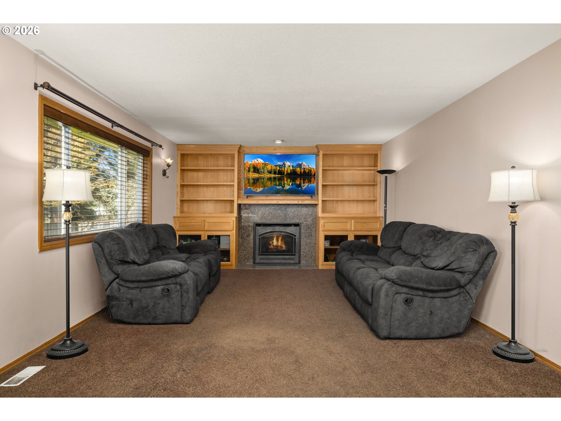 2795 NE LORIE DR