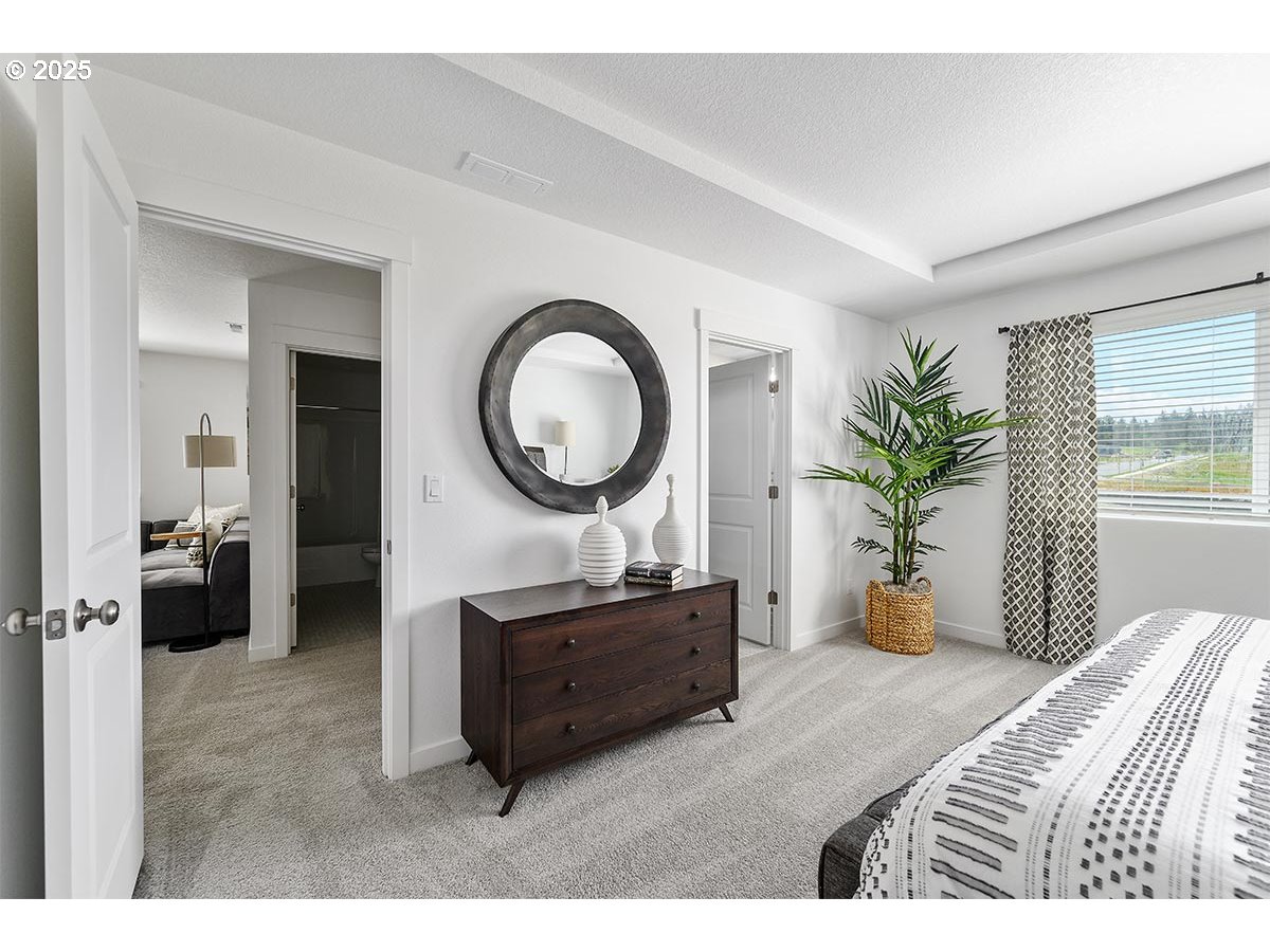 1016 NE ALDERWOOD DR