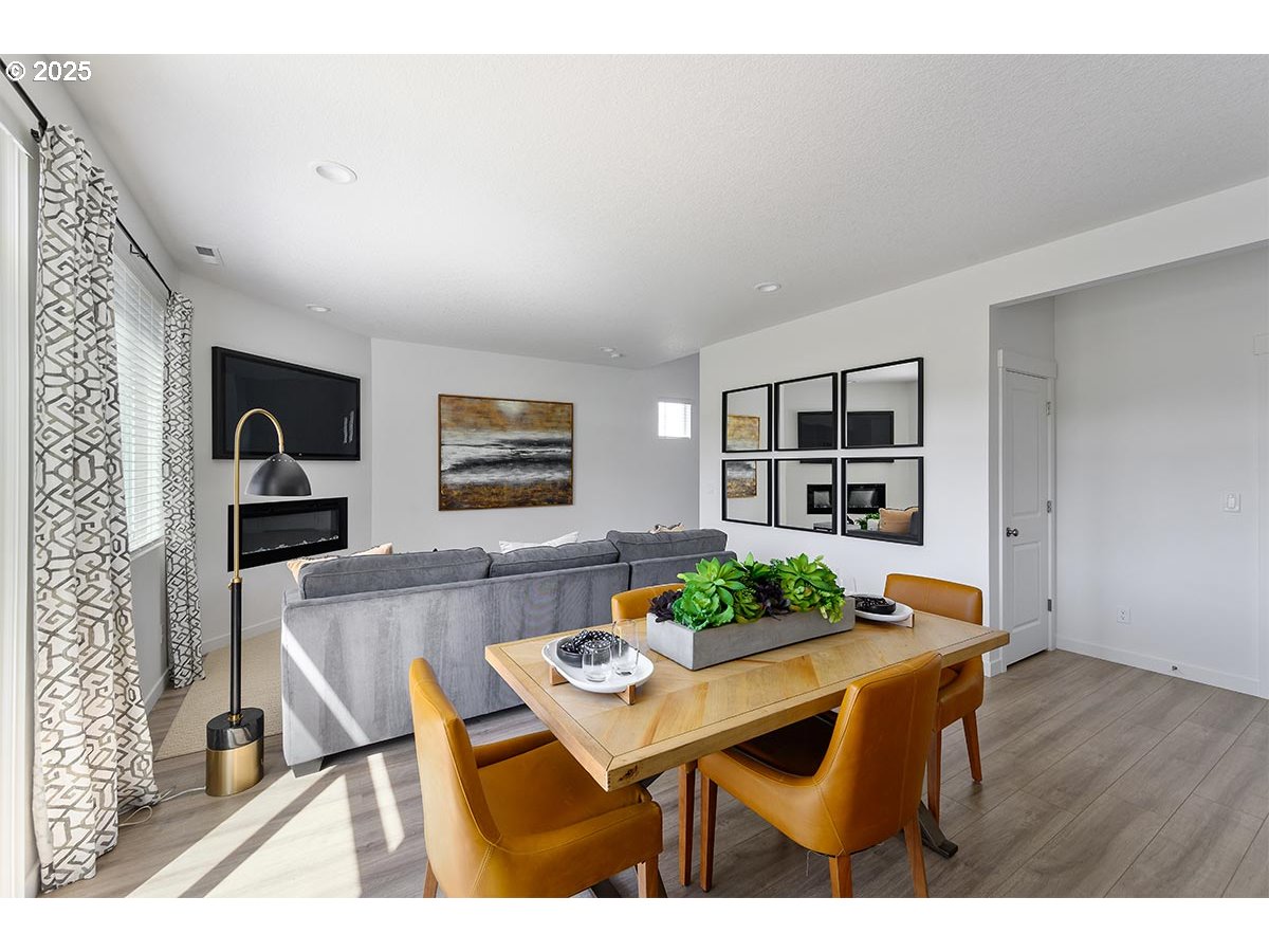 1016 NE ALDERWOOD DR