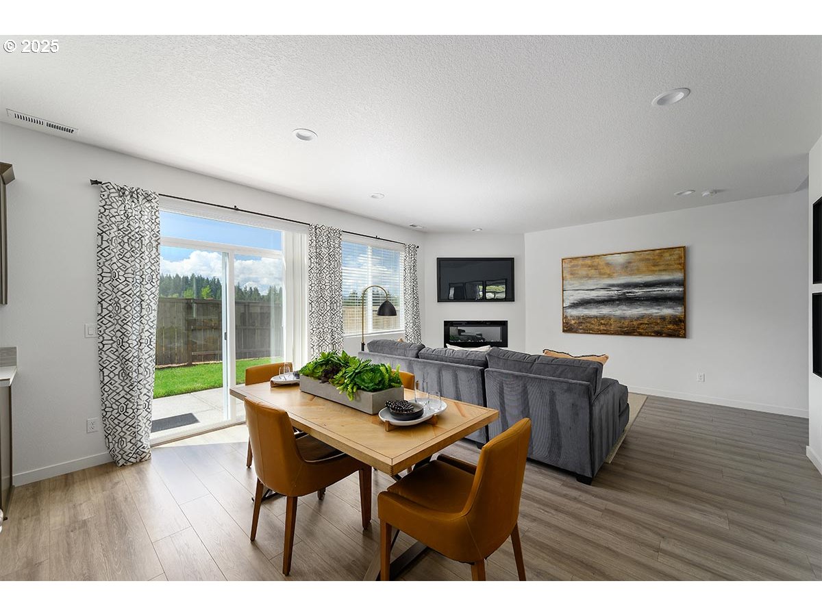 1016 NE ALDERWOOD DR