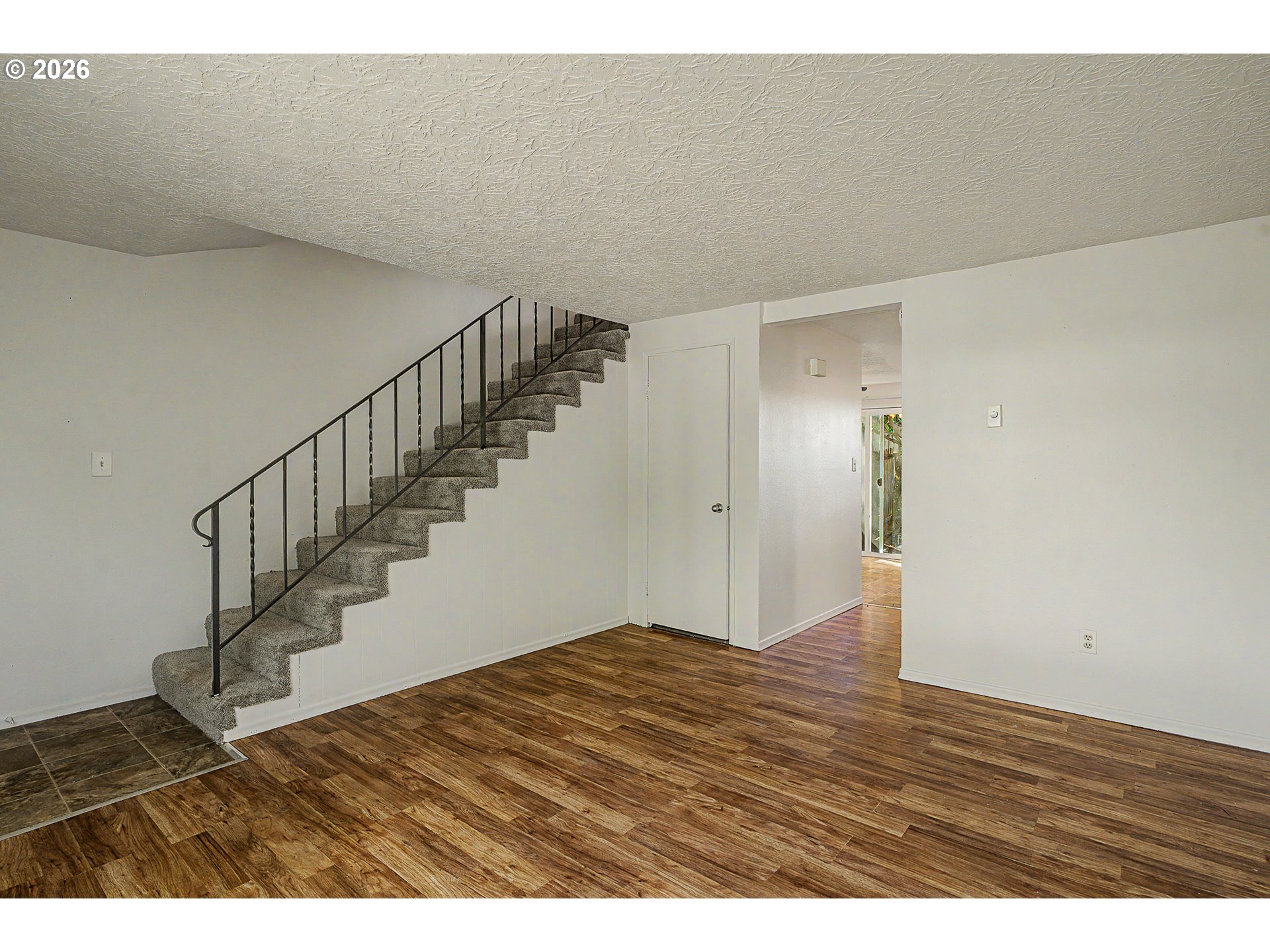 911 W 29TH ST