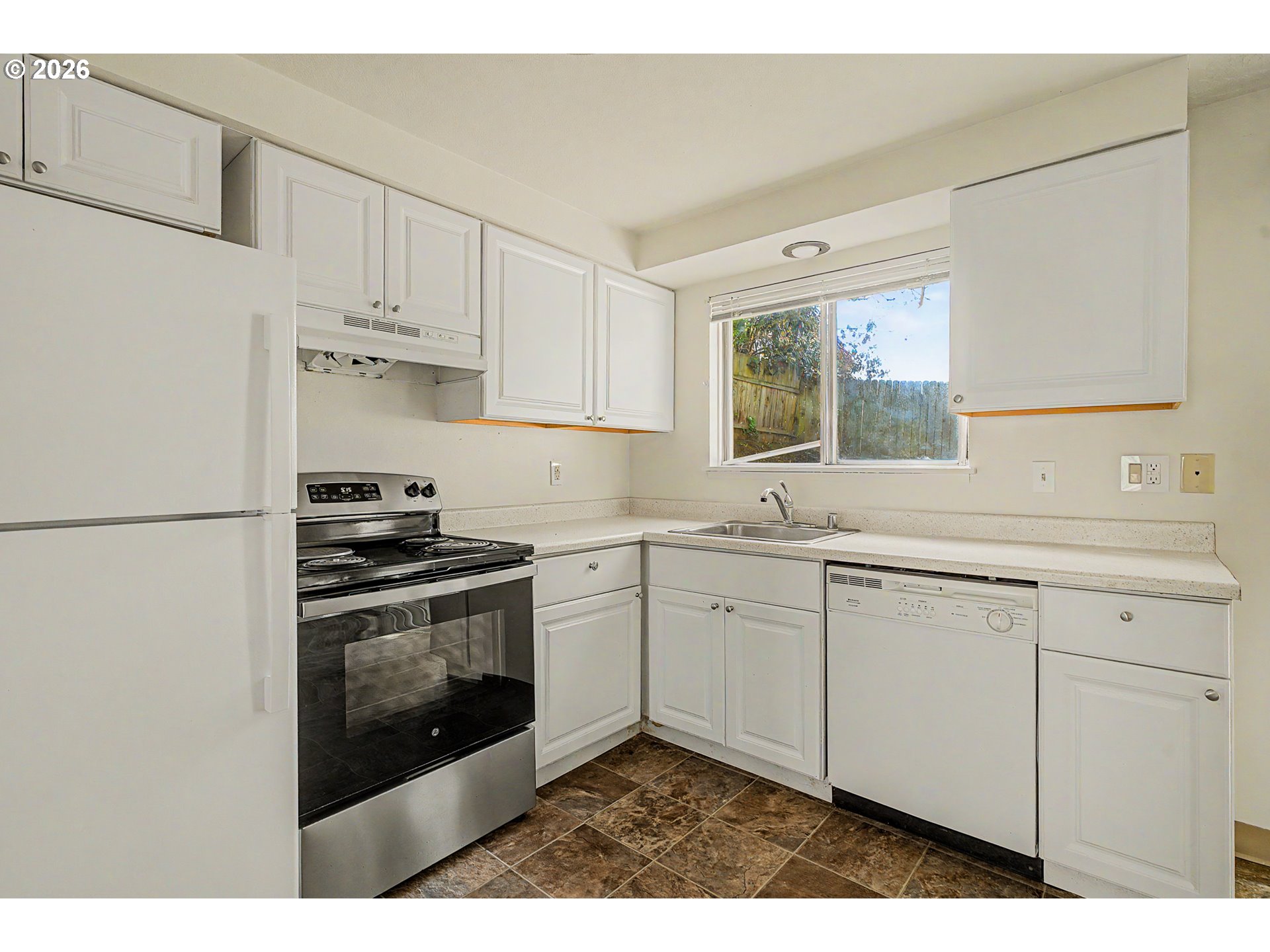 911 W 29TH ST