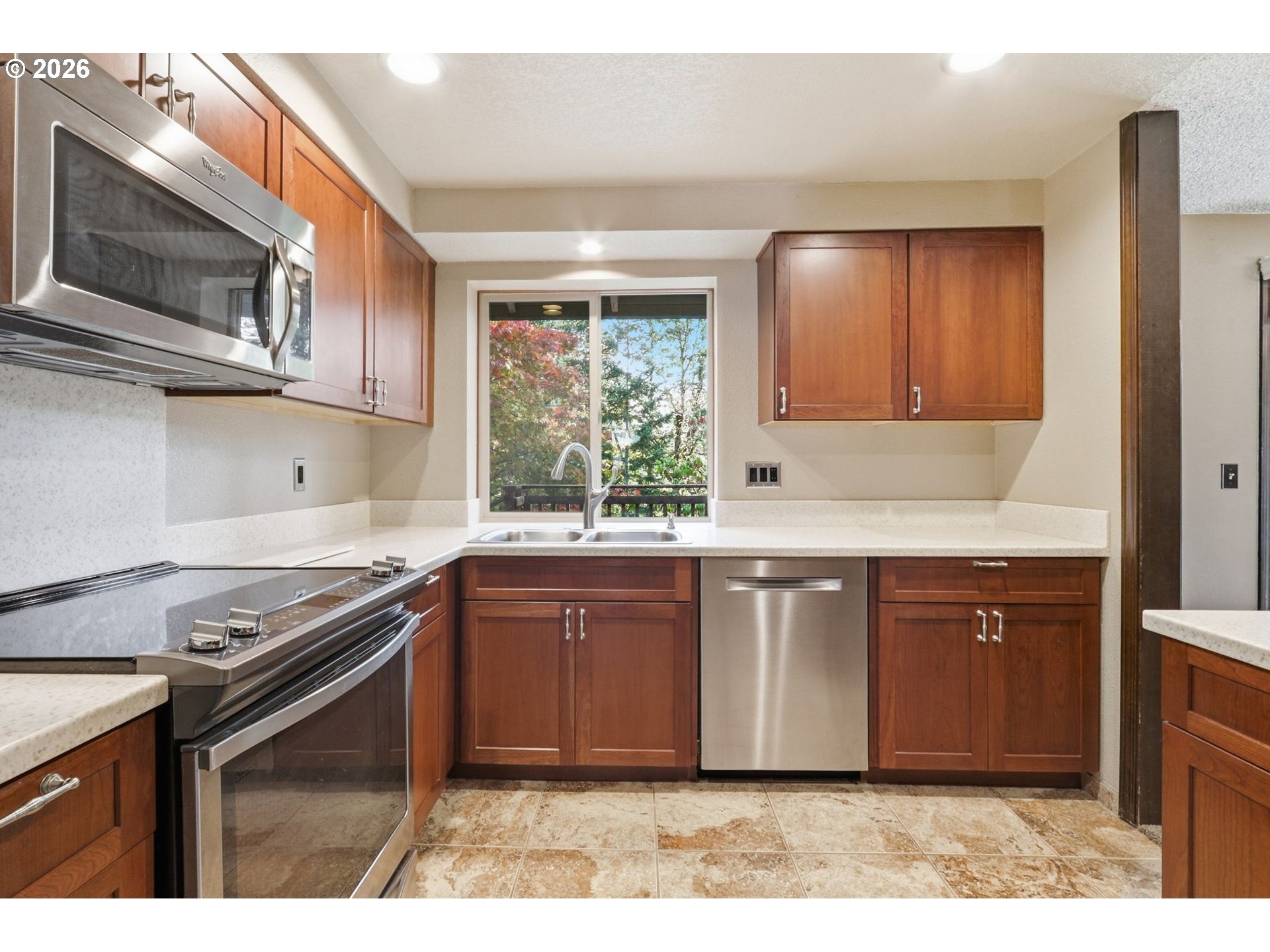 2018 SE BEAVER CREEK LN