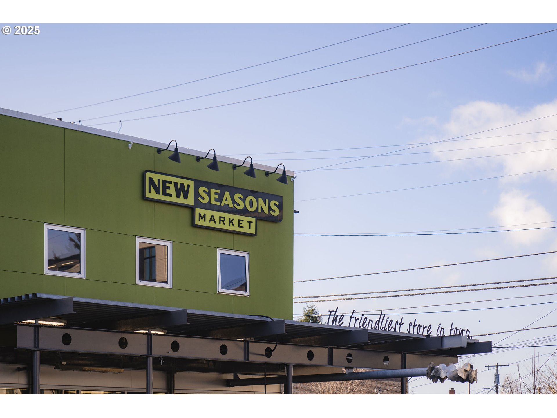 2025 SE CARUTHERS ST 14