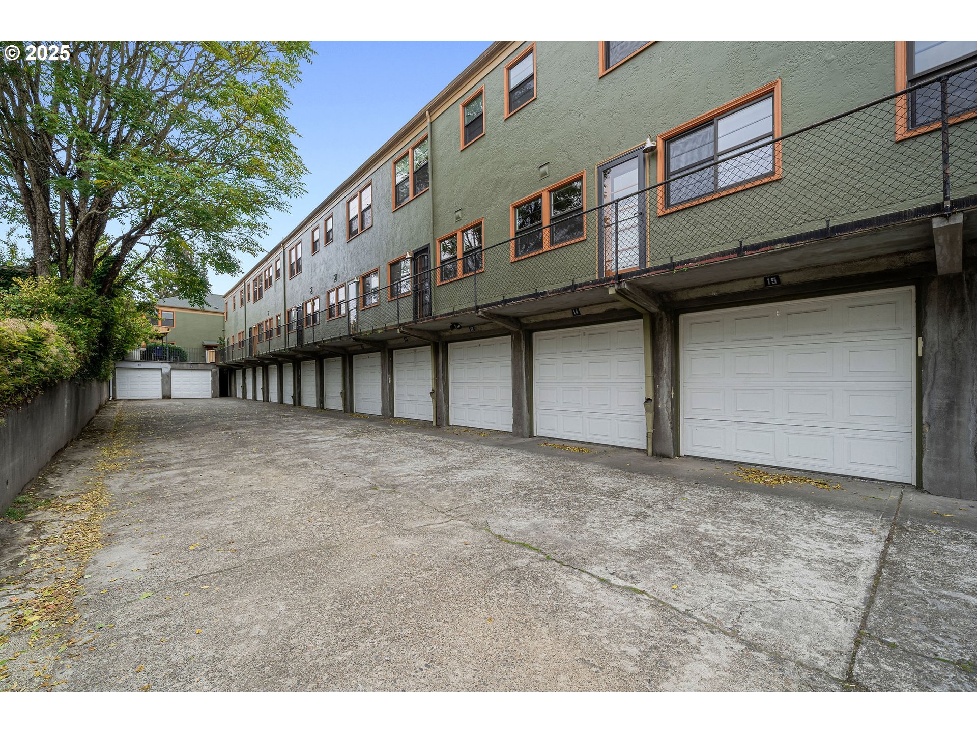 2025 SE CARUTHERS ST 14