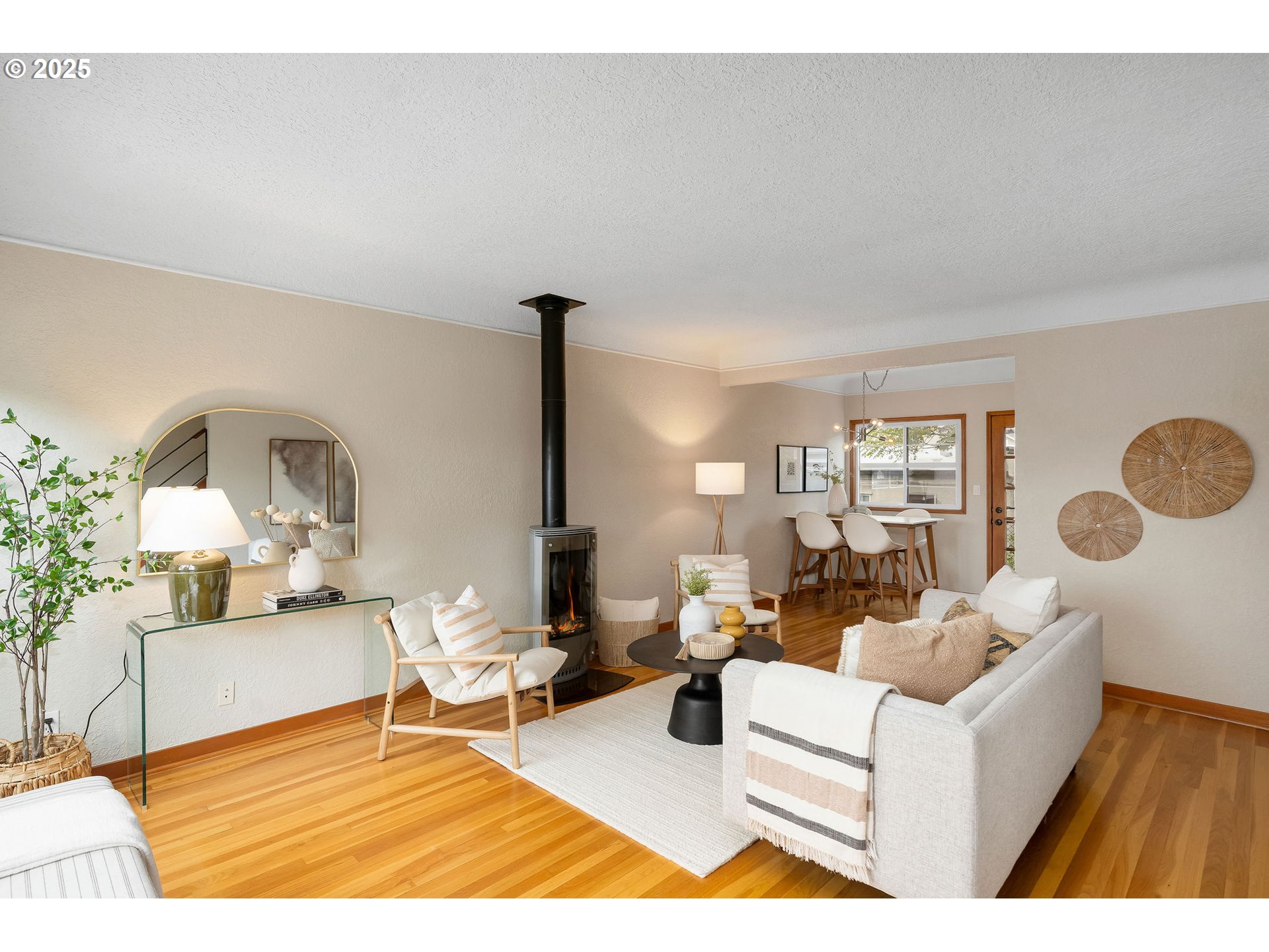 2025 SE CARUTHERS ST 14